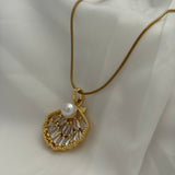 Shell pearl necklace