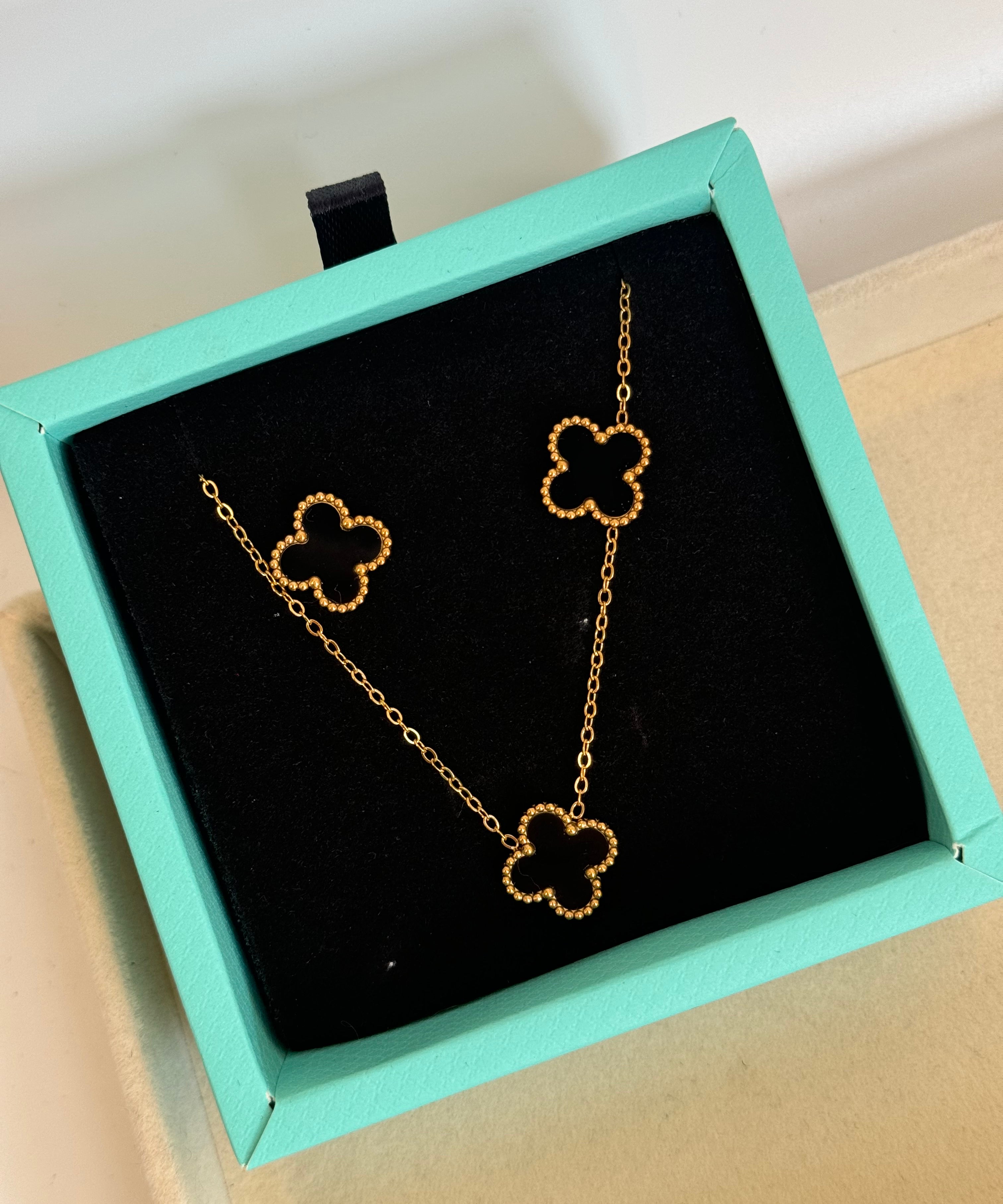 Luxe clover sets
