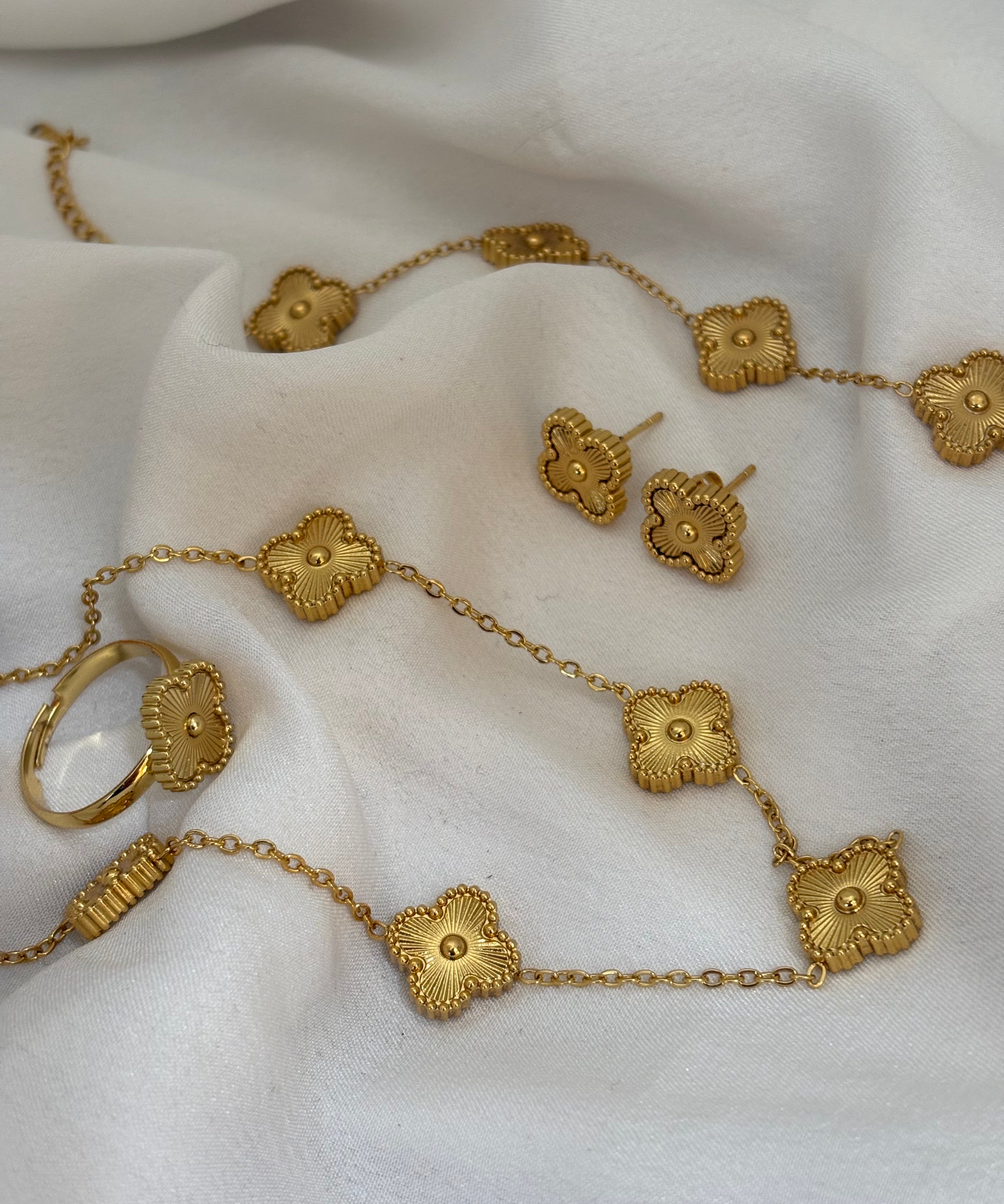 Clover set