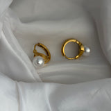 Pearl earring