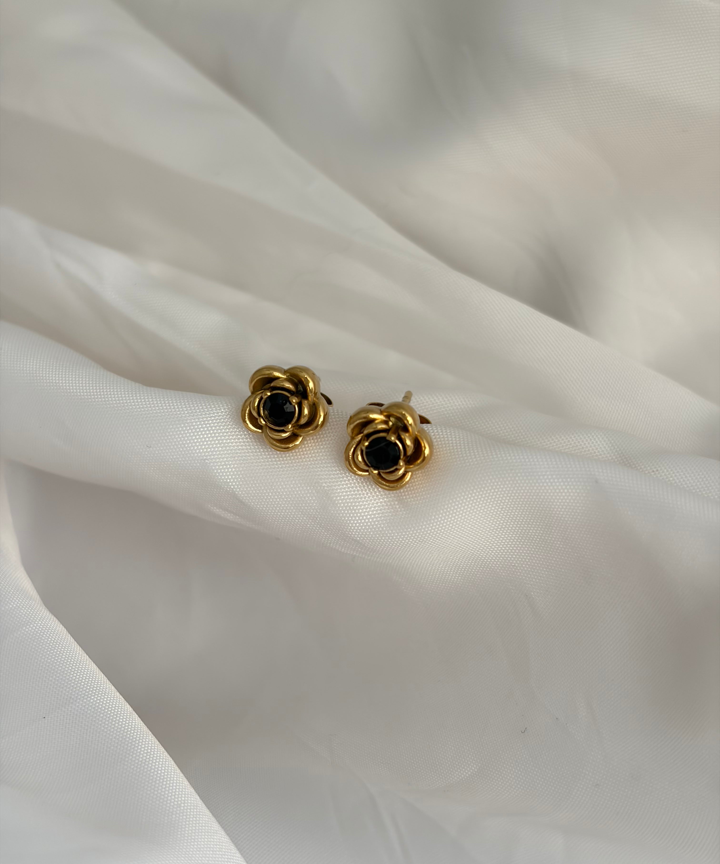 Rose stud