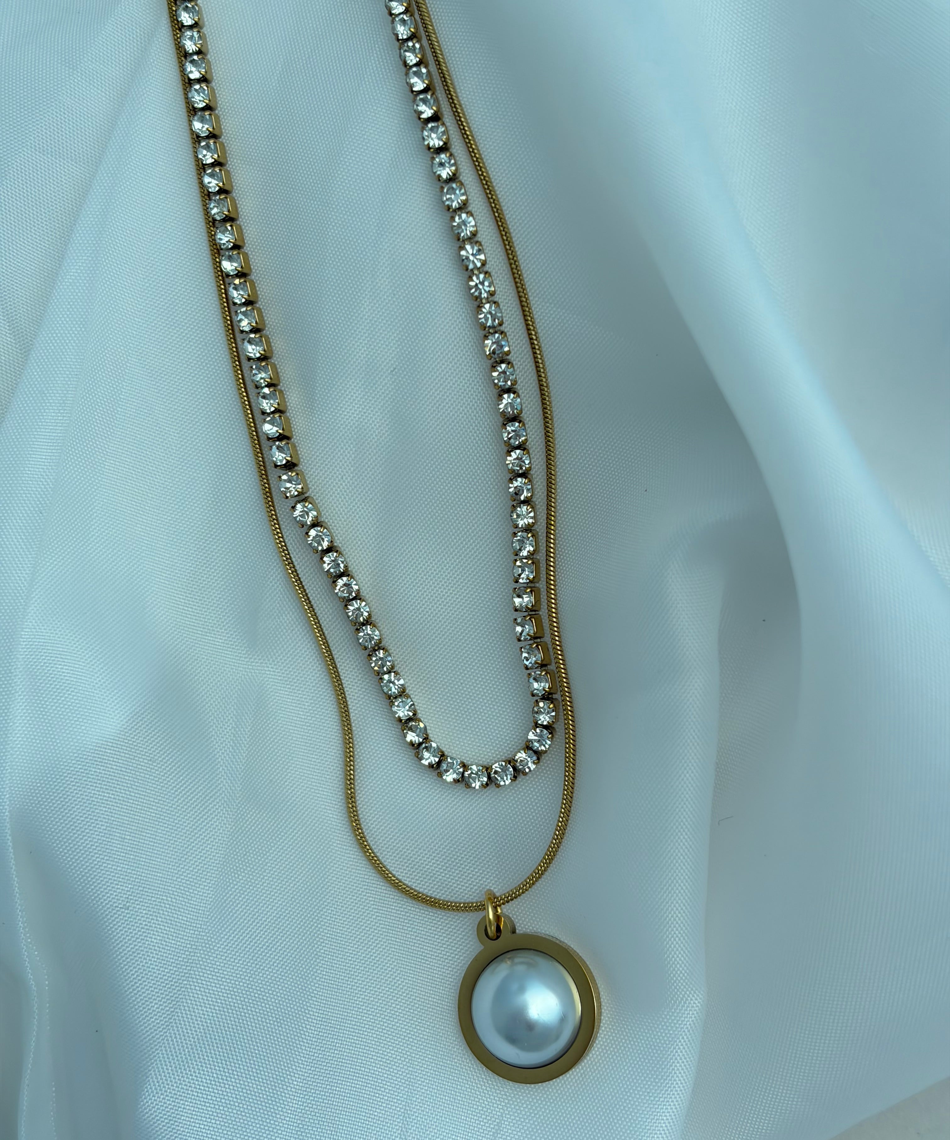 Pearl layered necklace