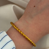 Swirl cuff