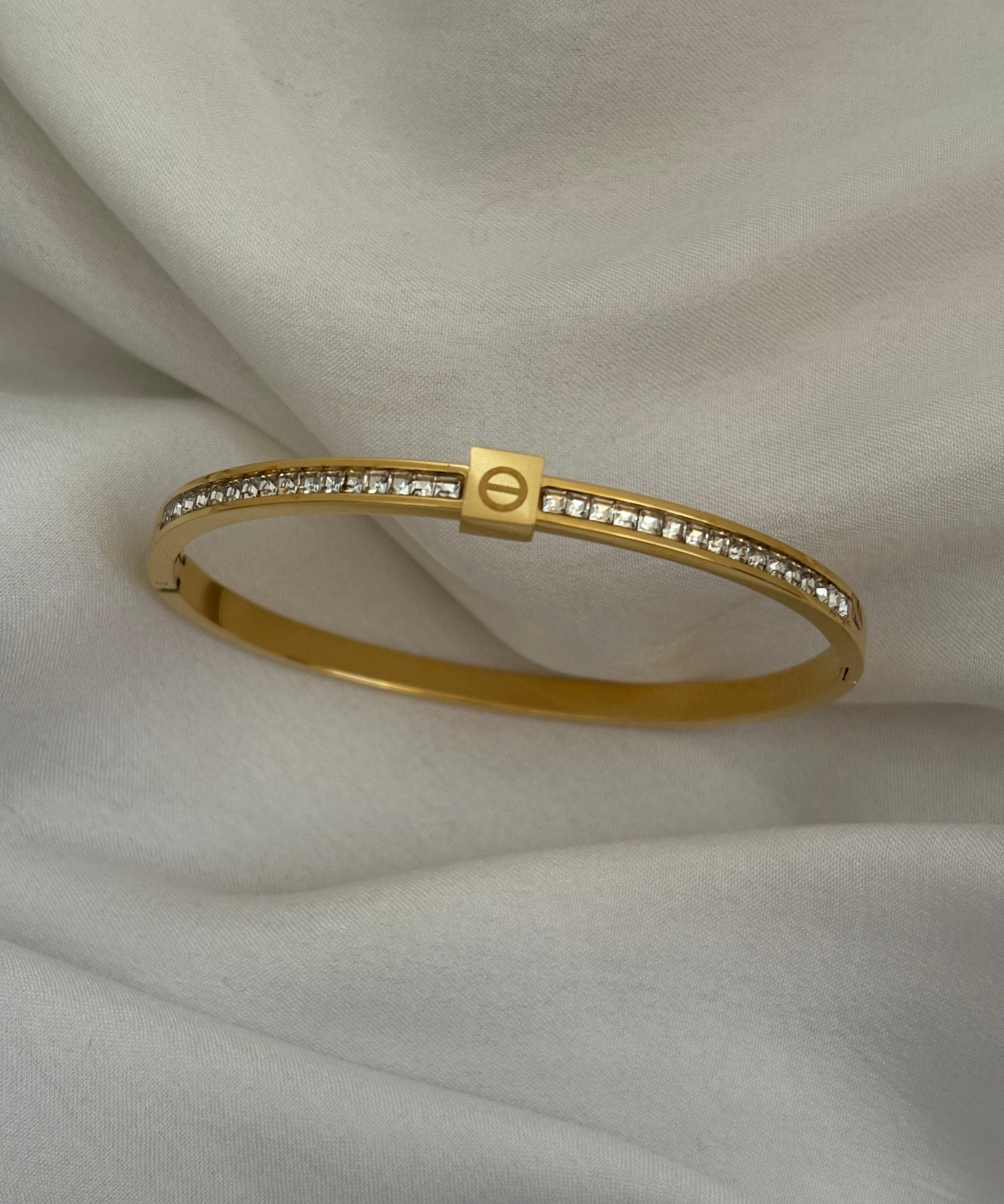 Sleek bracelet