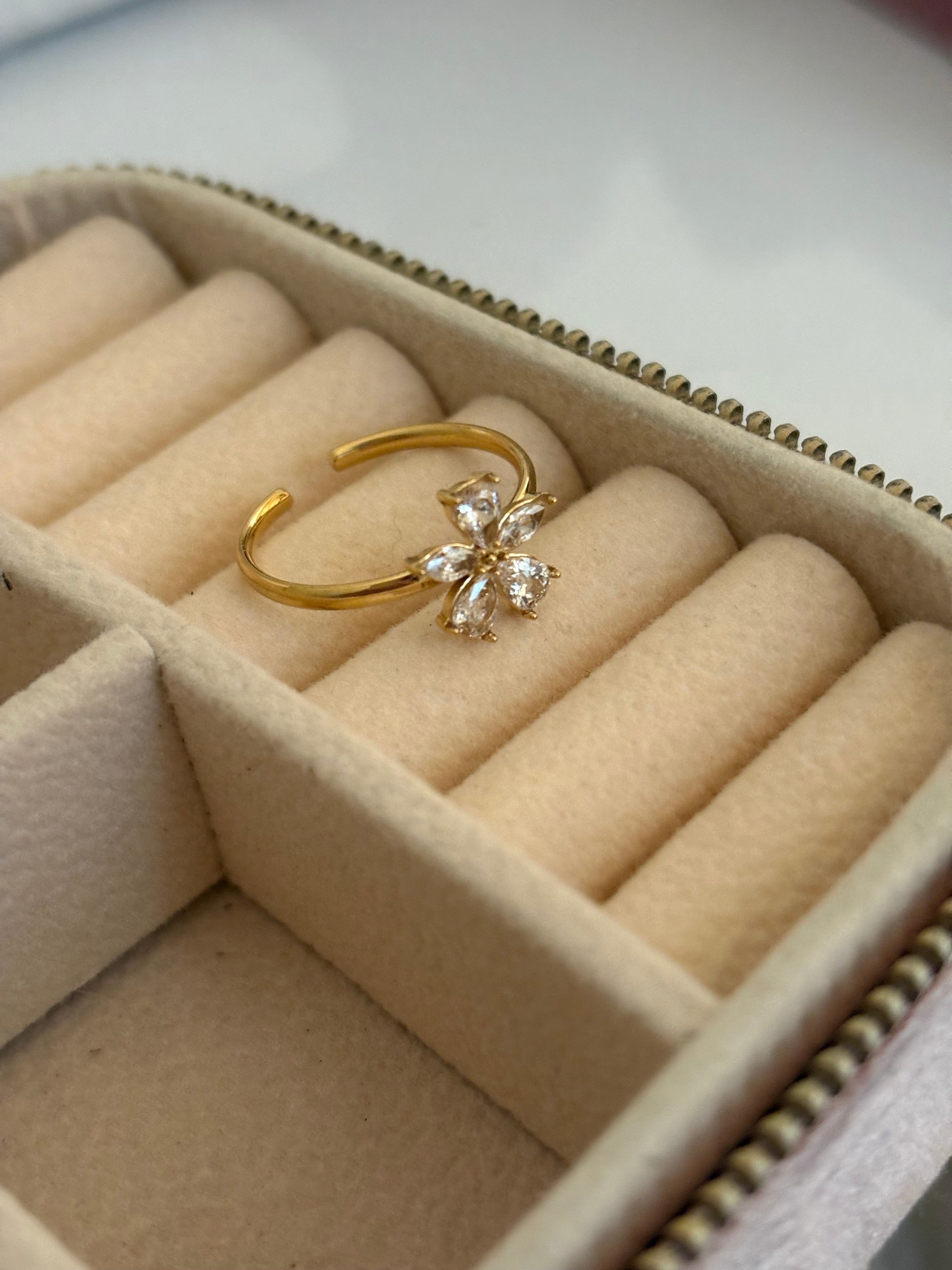 Flora ring