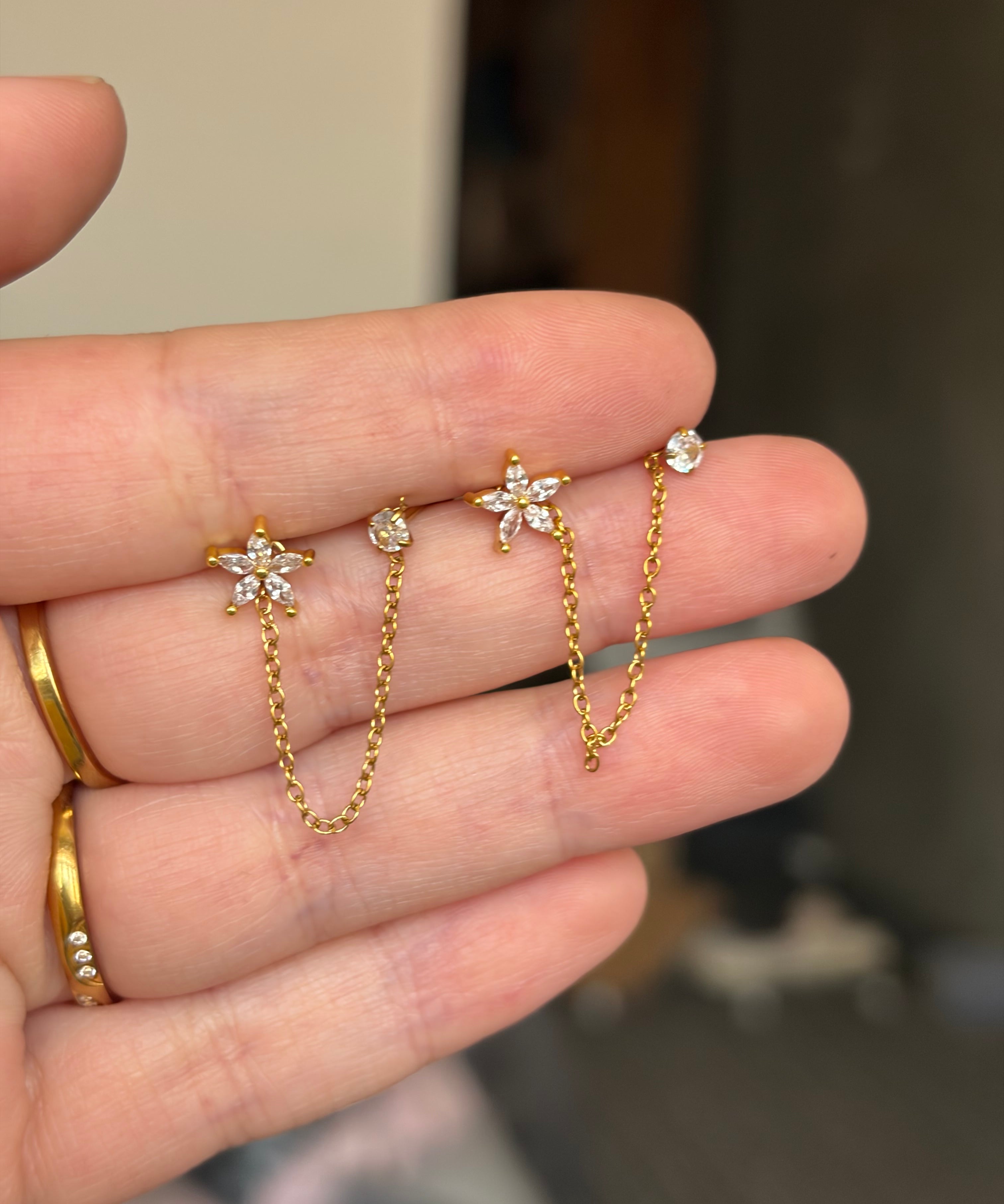Floral chain earring (ball back)