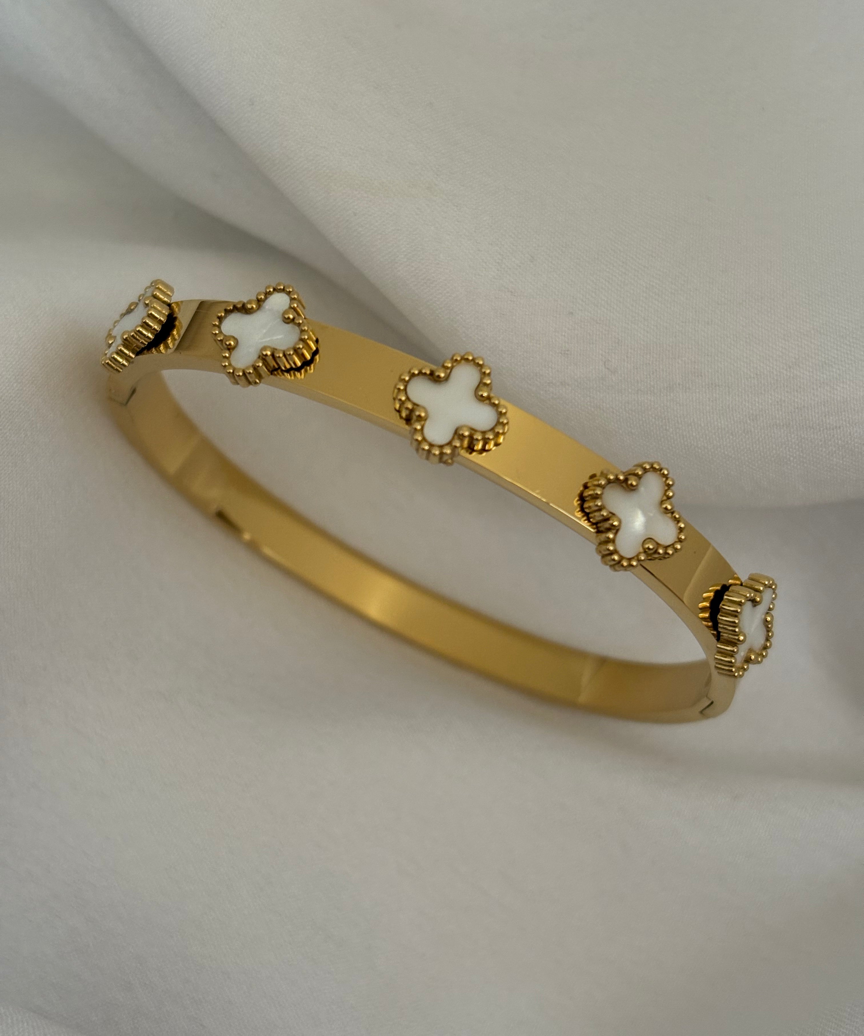 Clover bracelet