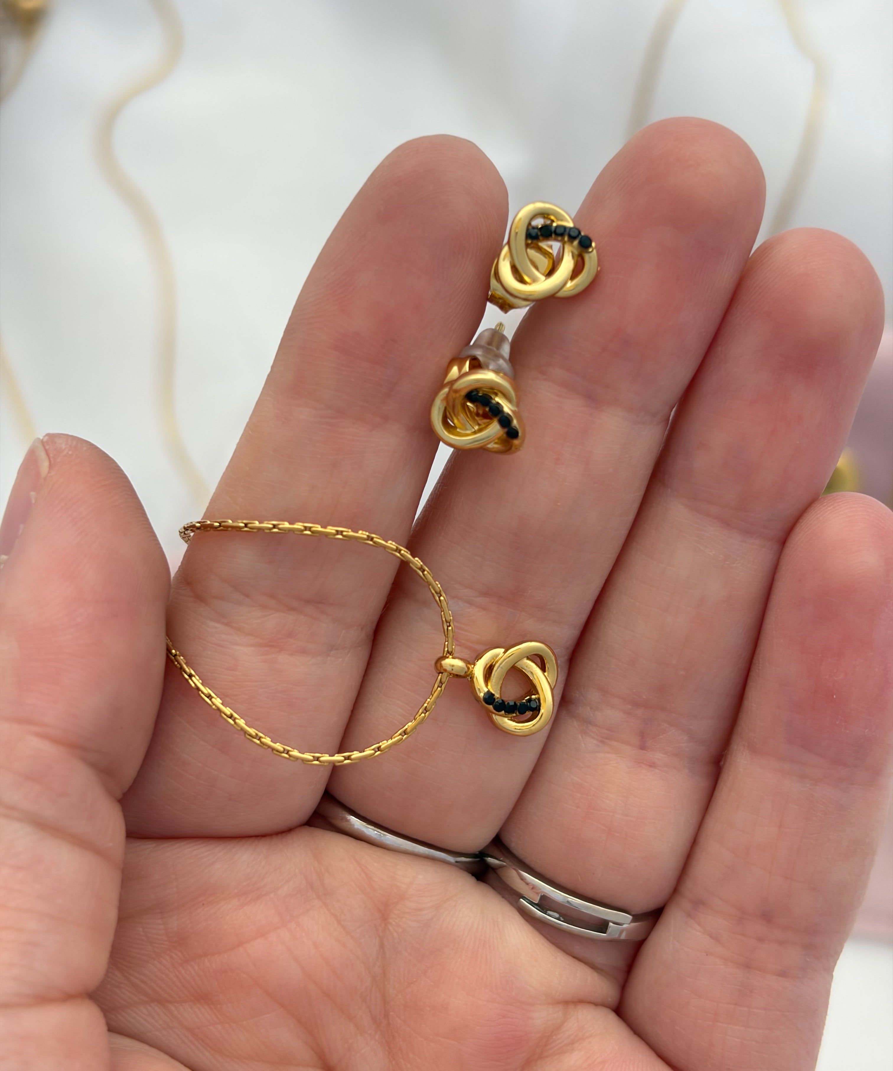Knot set