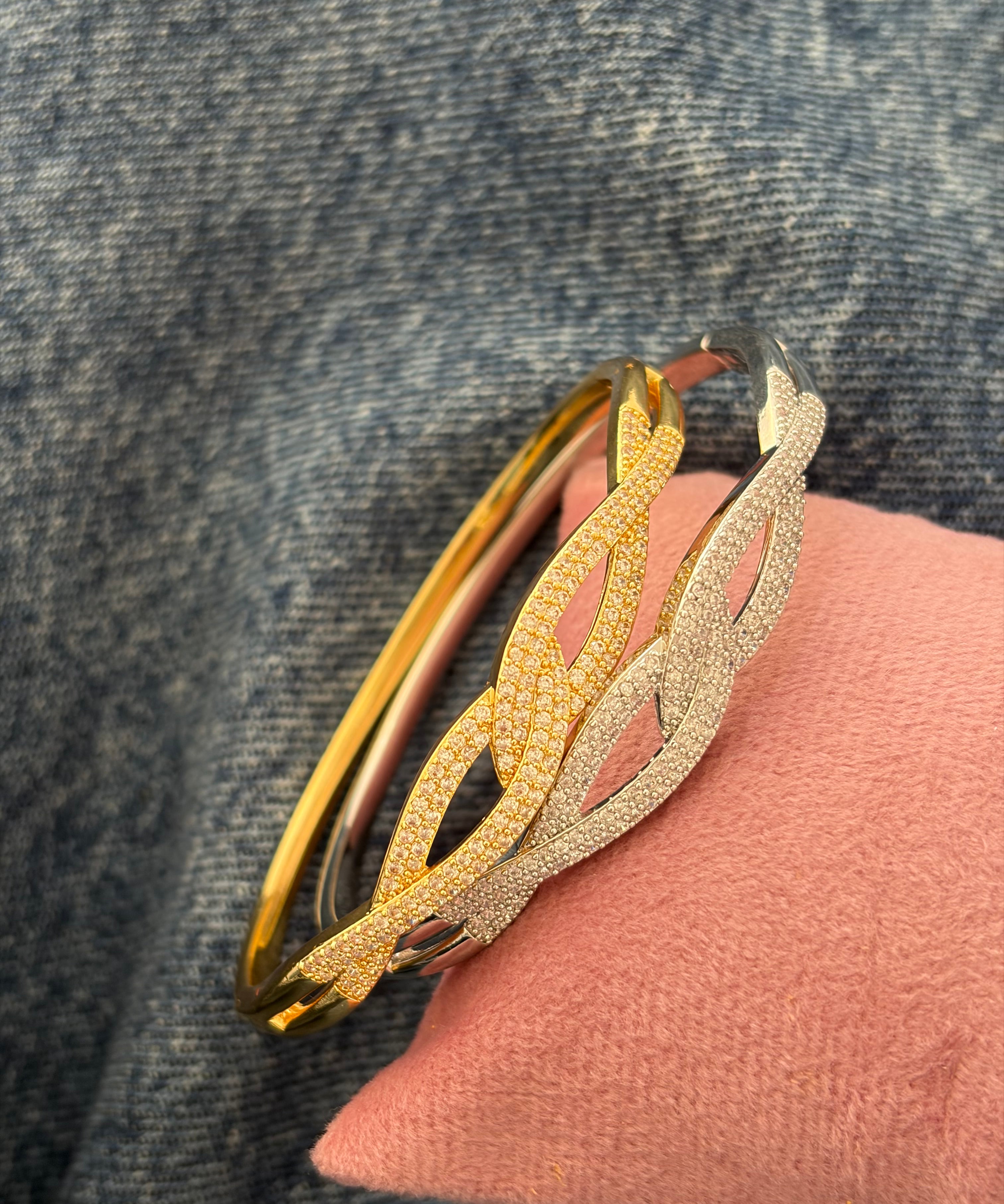 Arch bracelet