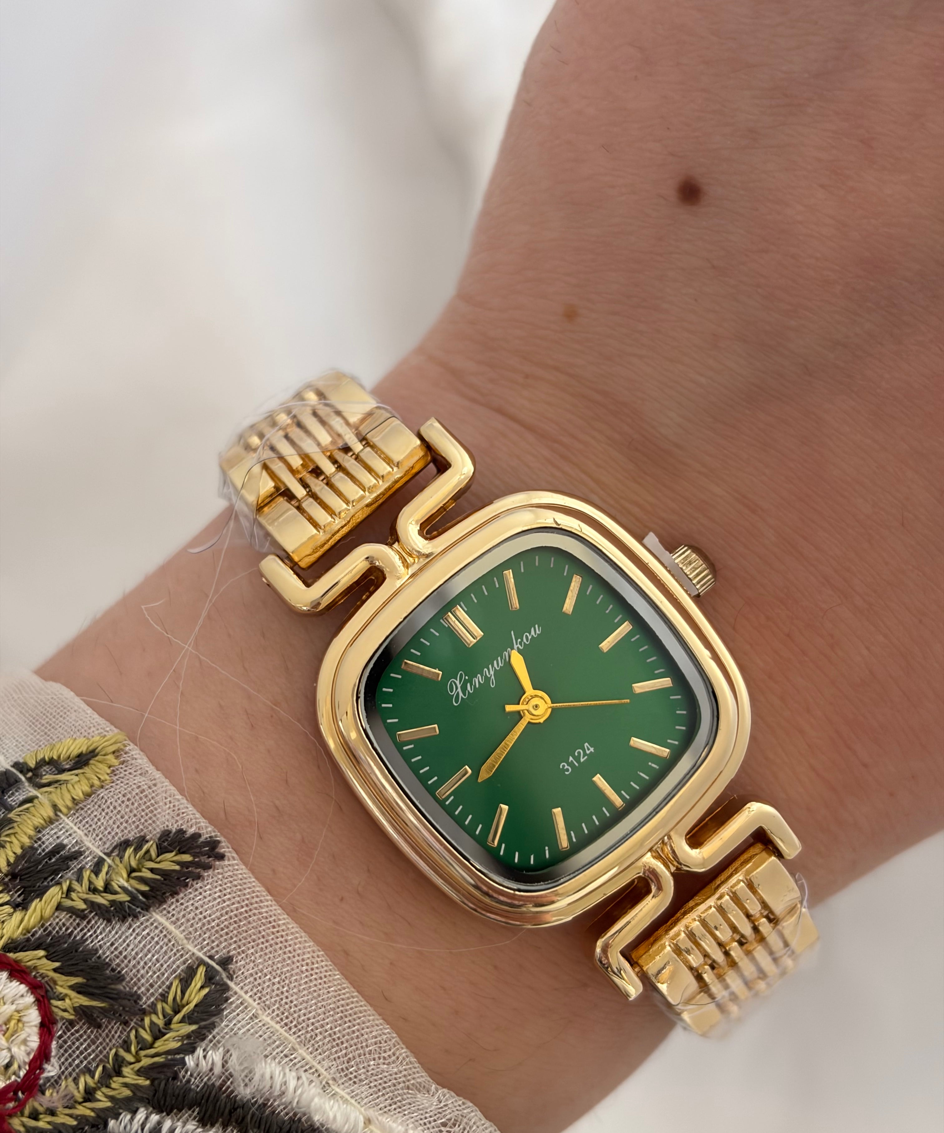 Hustle watch