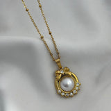 Queen necklace