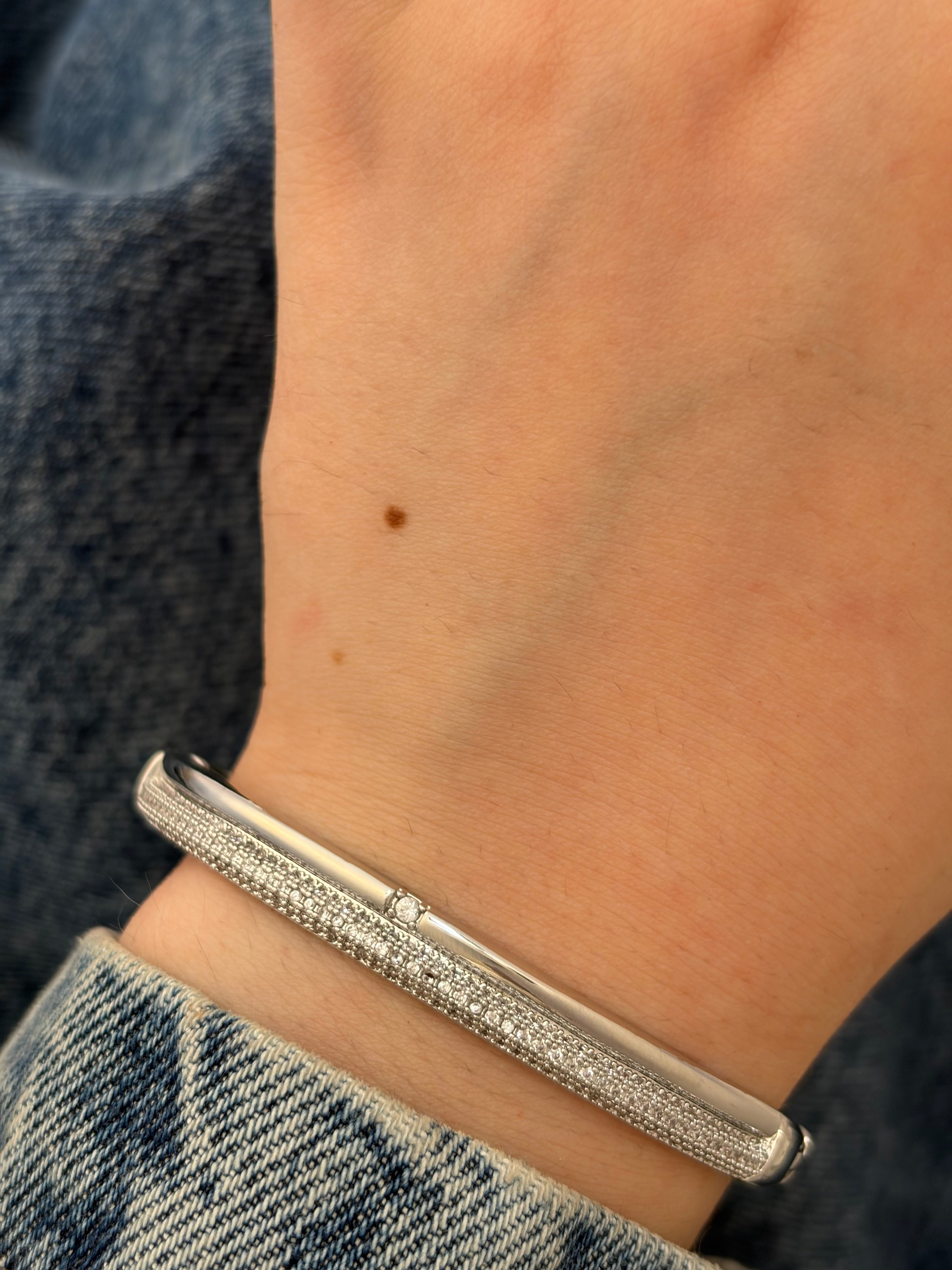 Soft bracelet