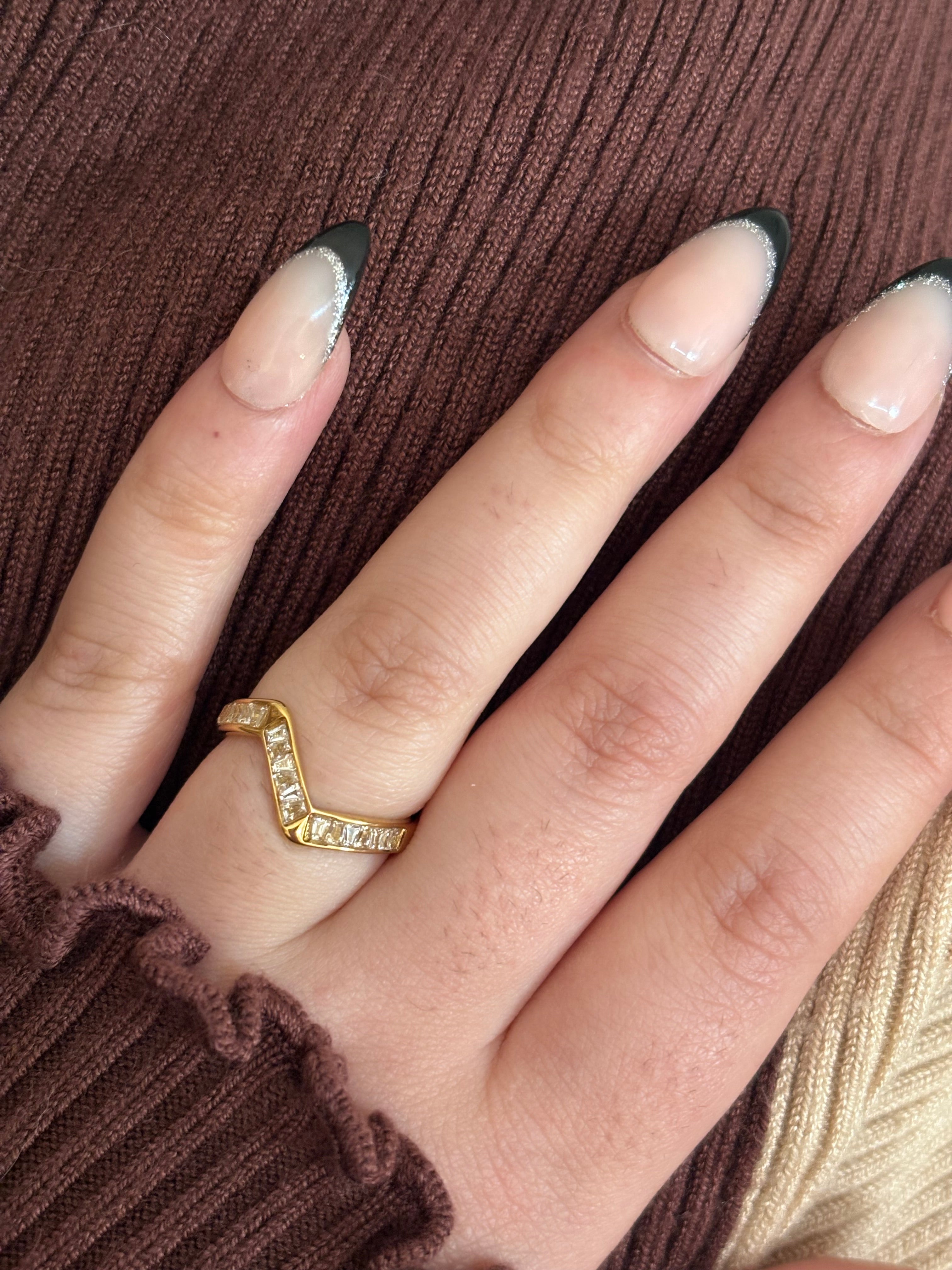 Asymmetric ring