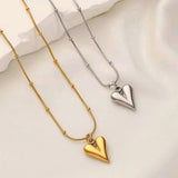 Amour necklace