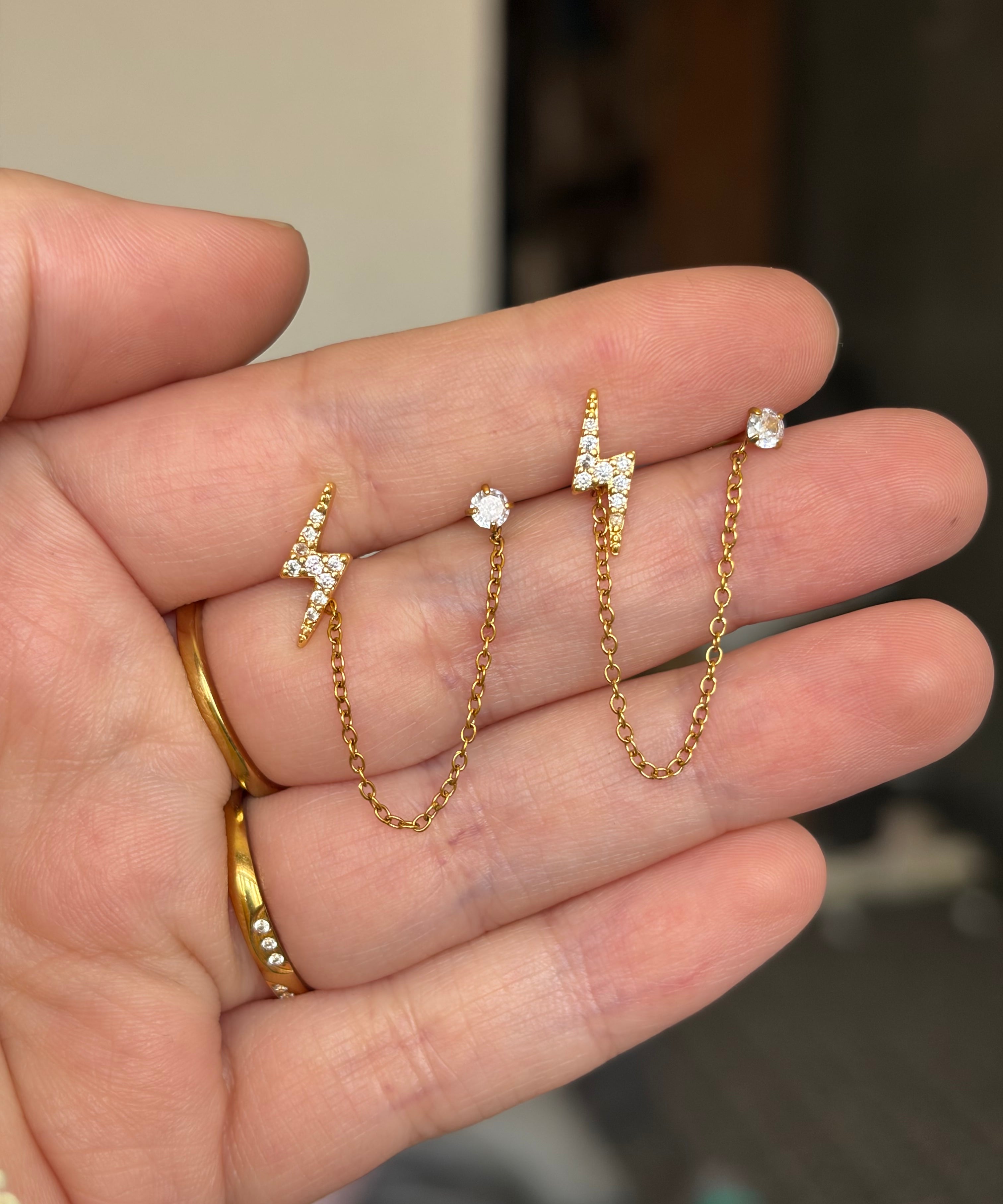 Thunder chain earring (ball back)
