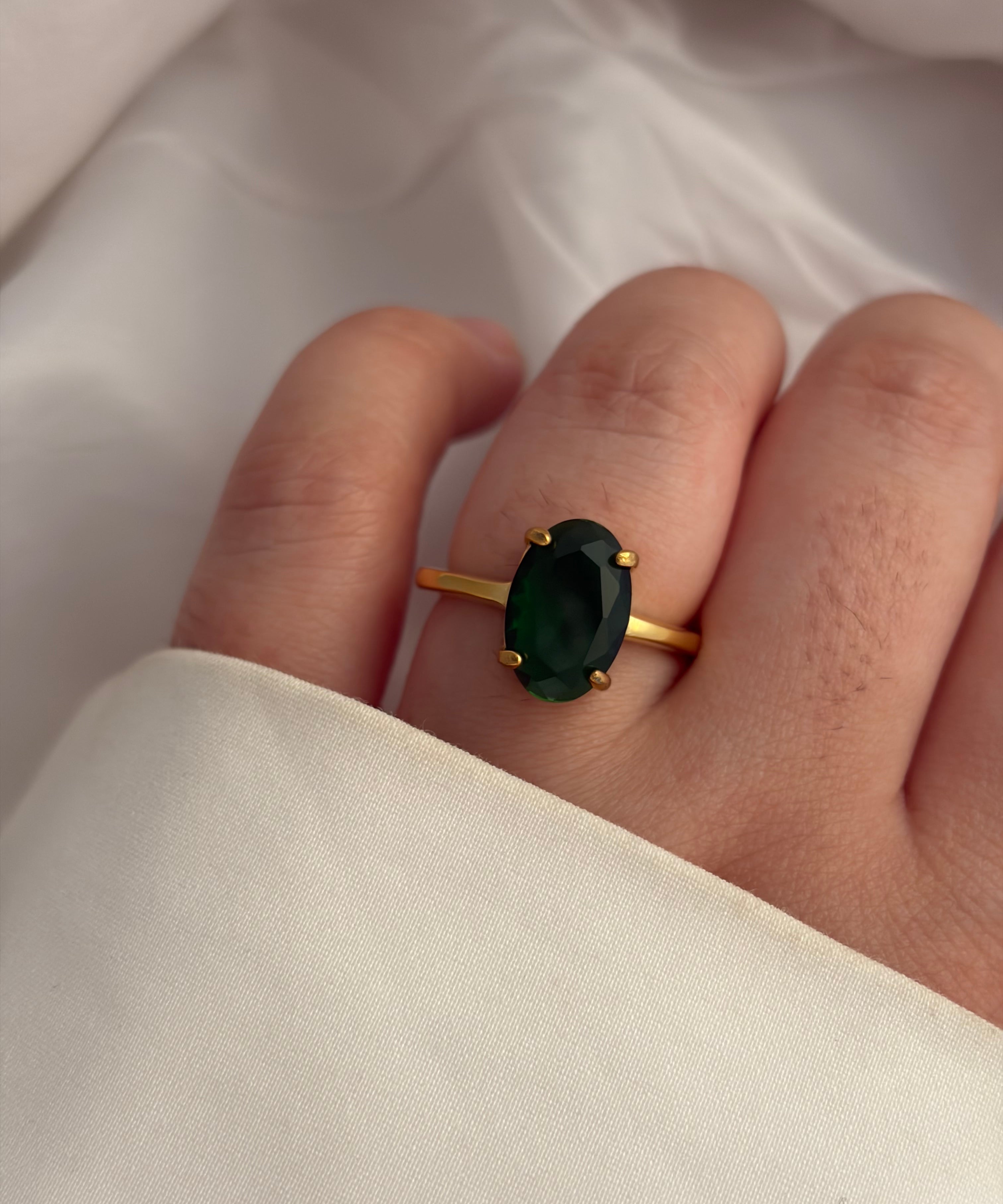 Hailey ring