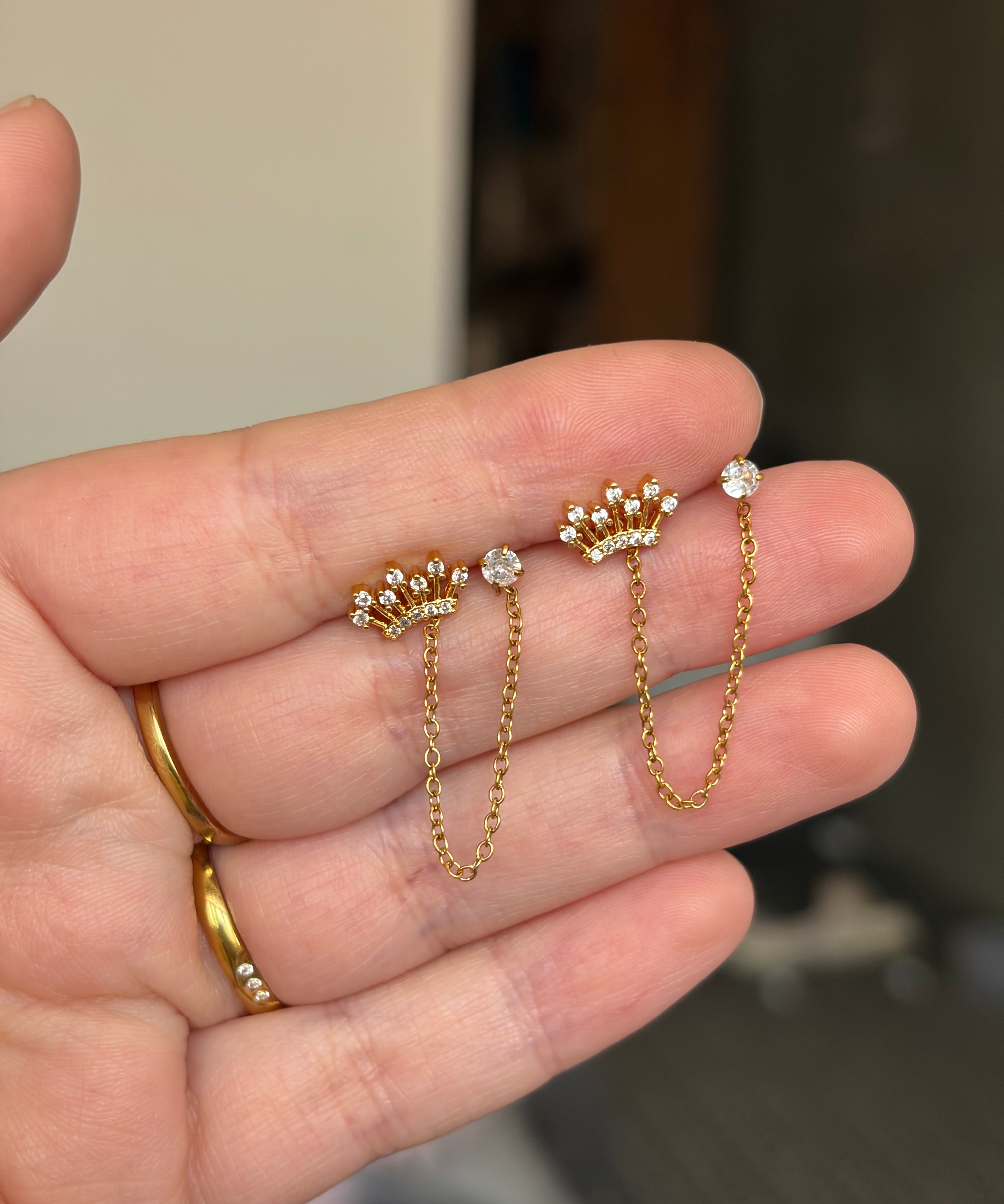 Crown chain earring (ball back)