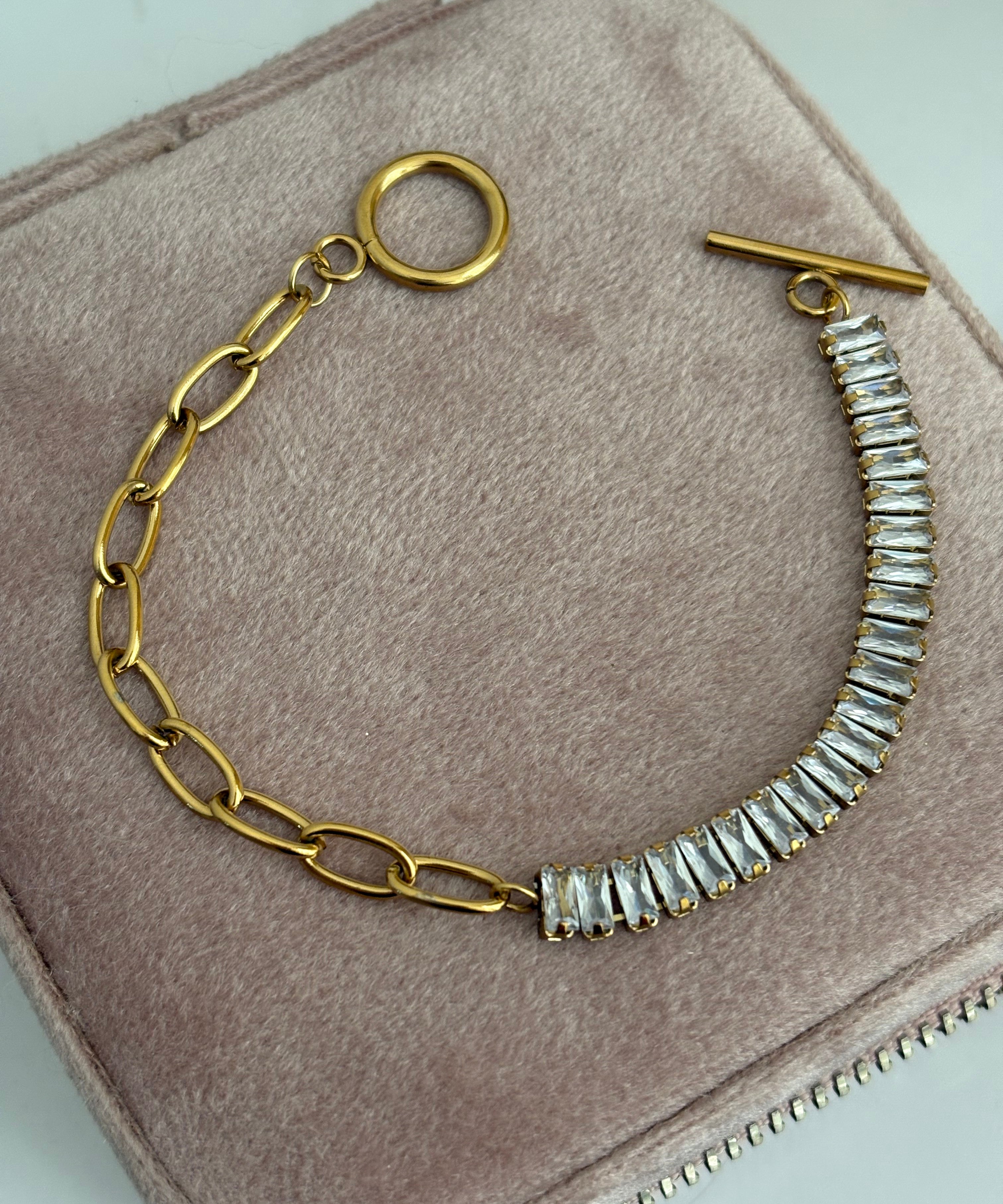 Lock bracelet