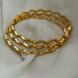 Wavy bangles