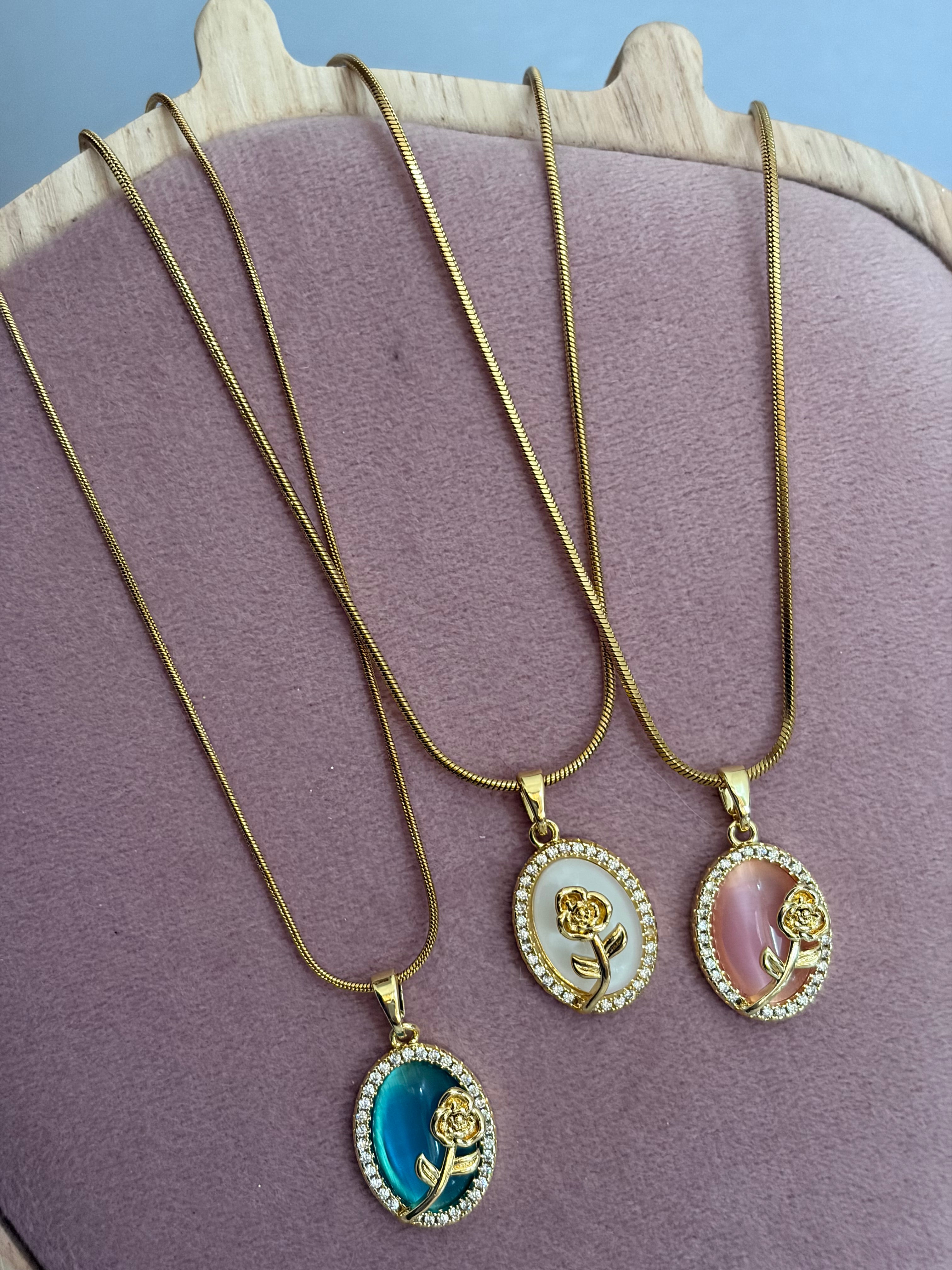 Constant necklace