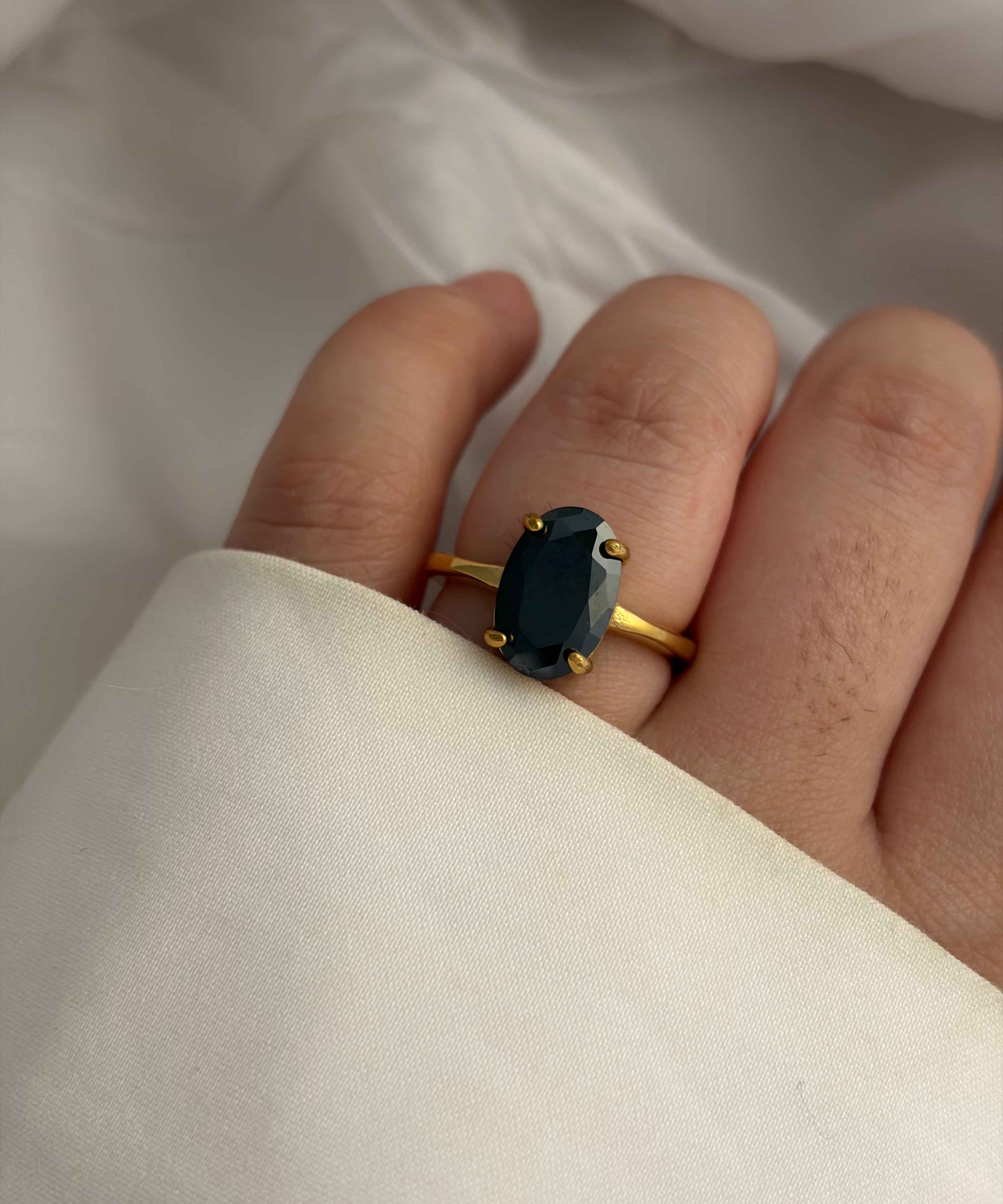 Hailey ring