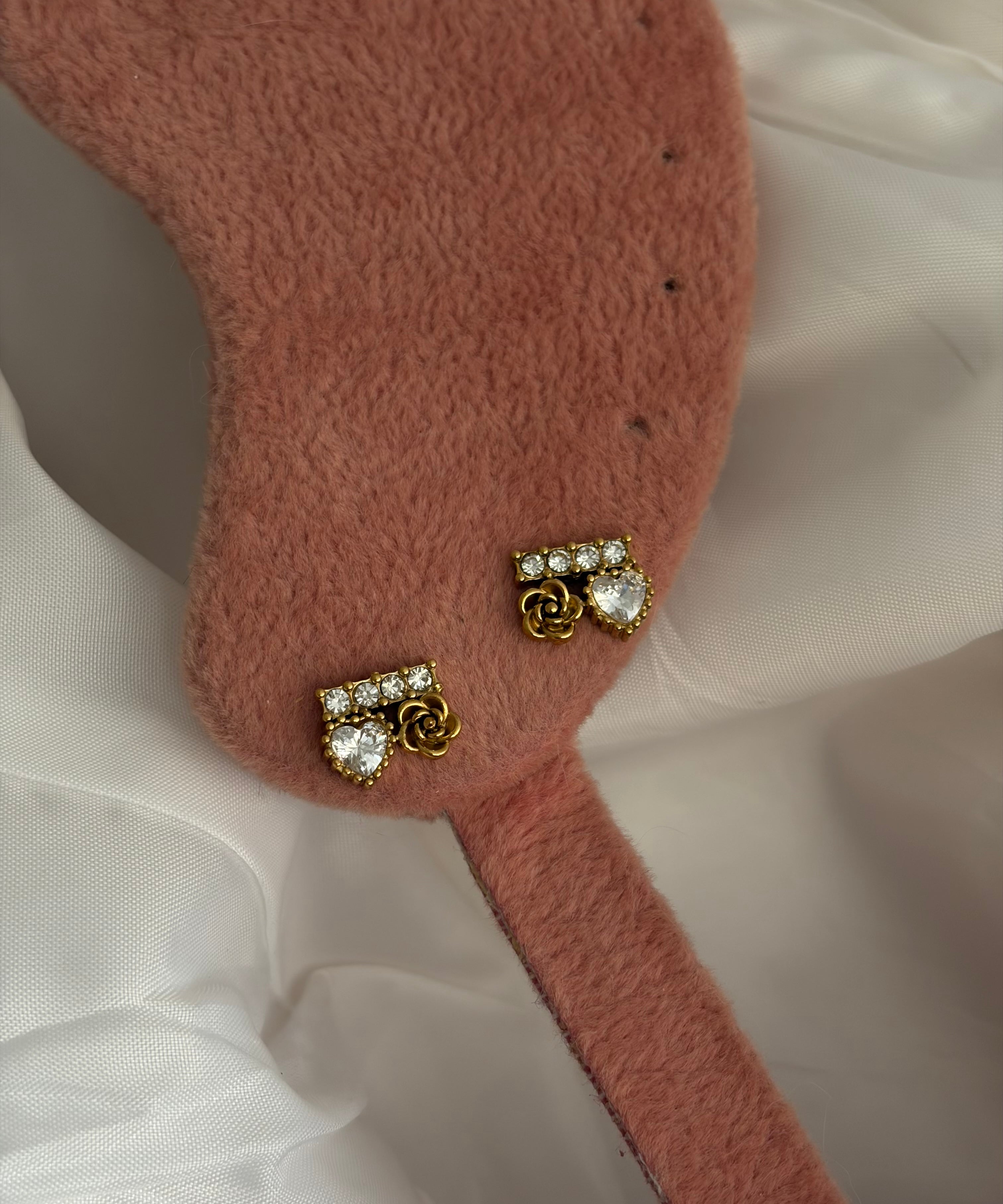 Rose heart stud