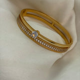 Touch bracelet