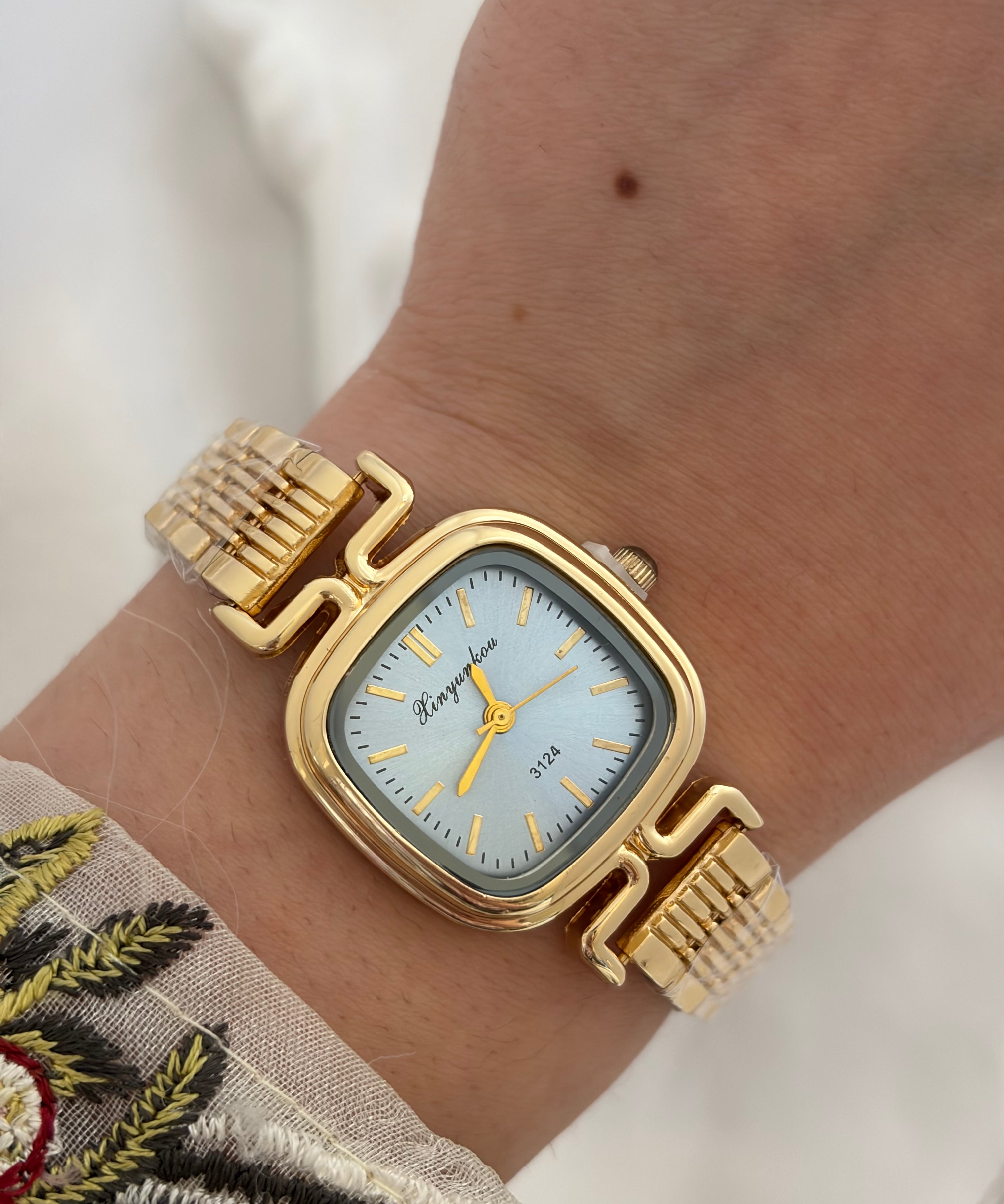 Hustle watch