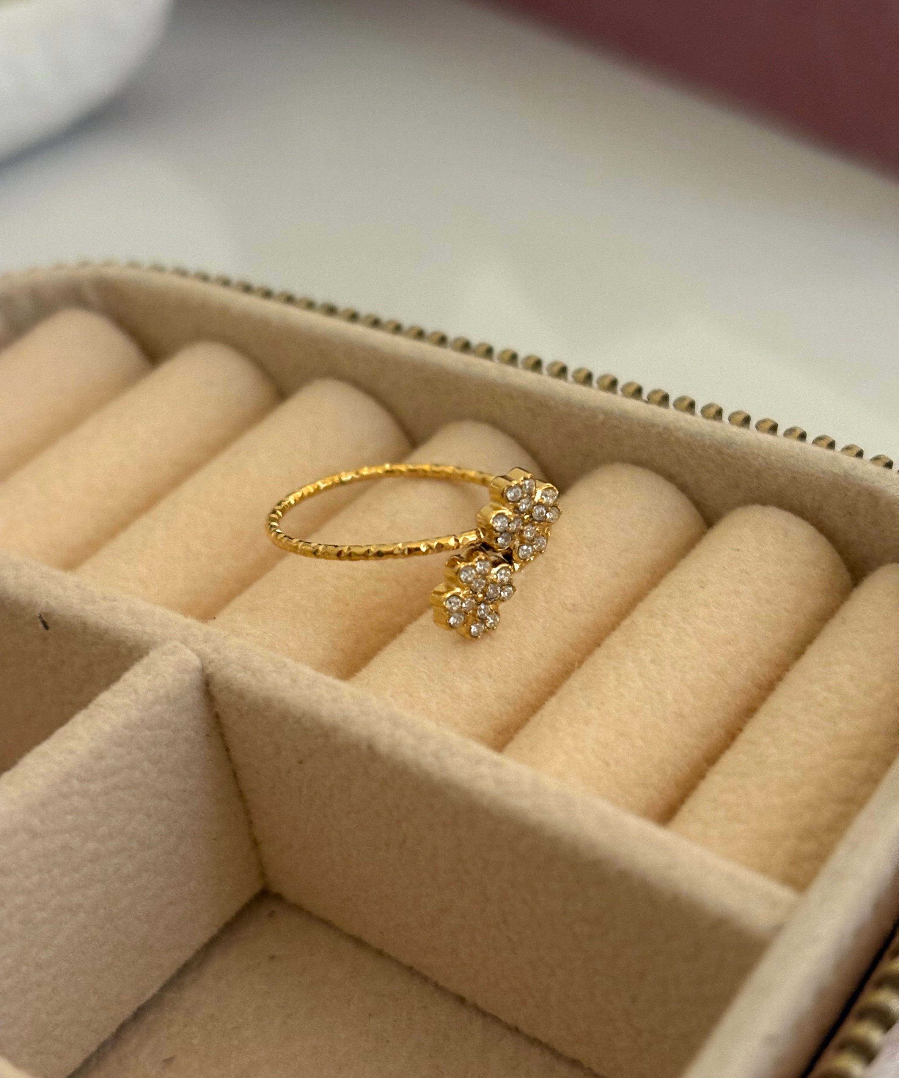 Cloves ring