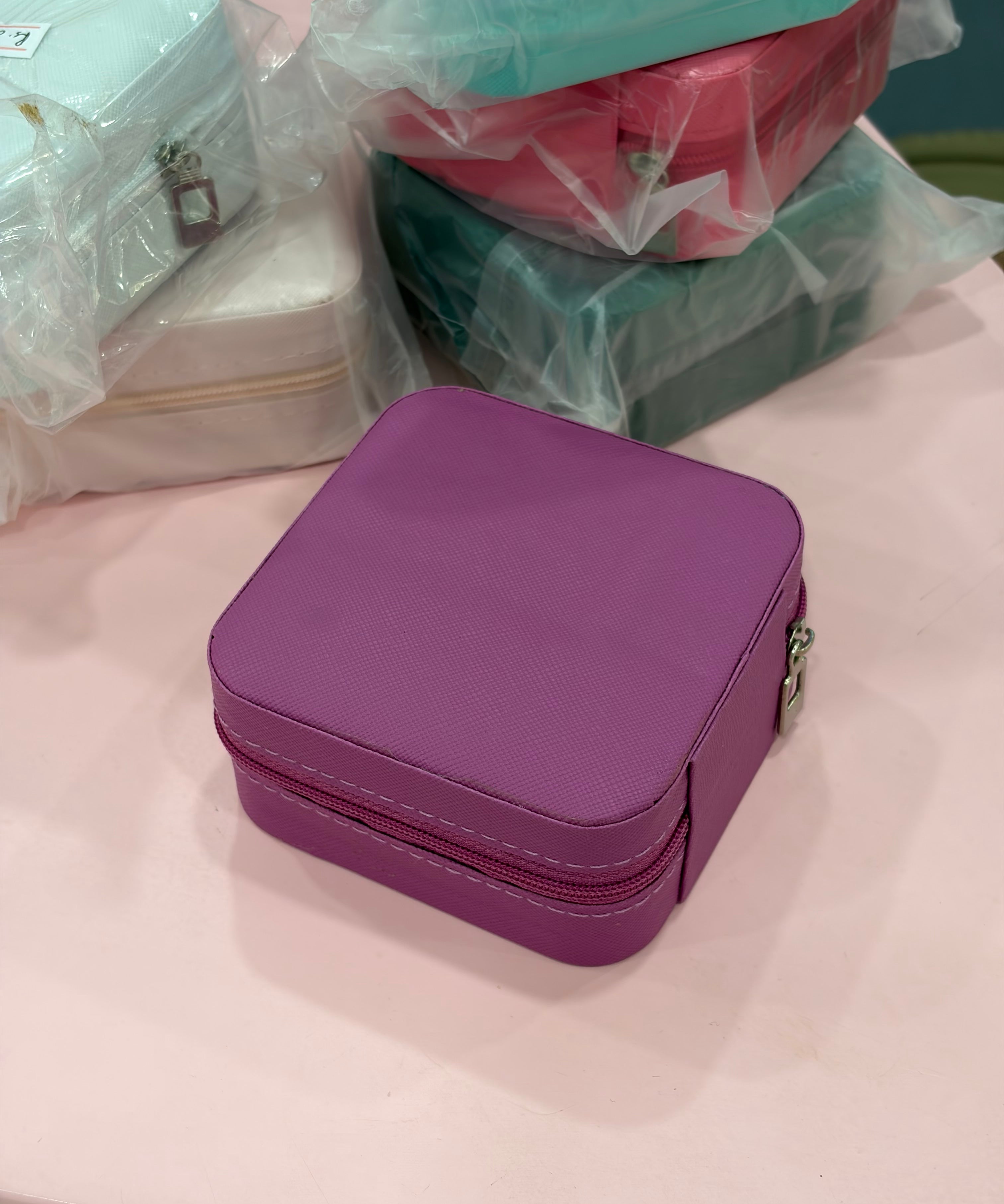 Mini jewellery organiser