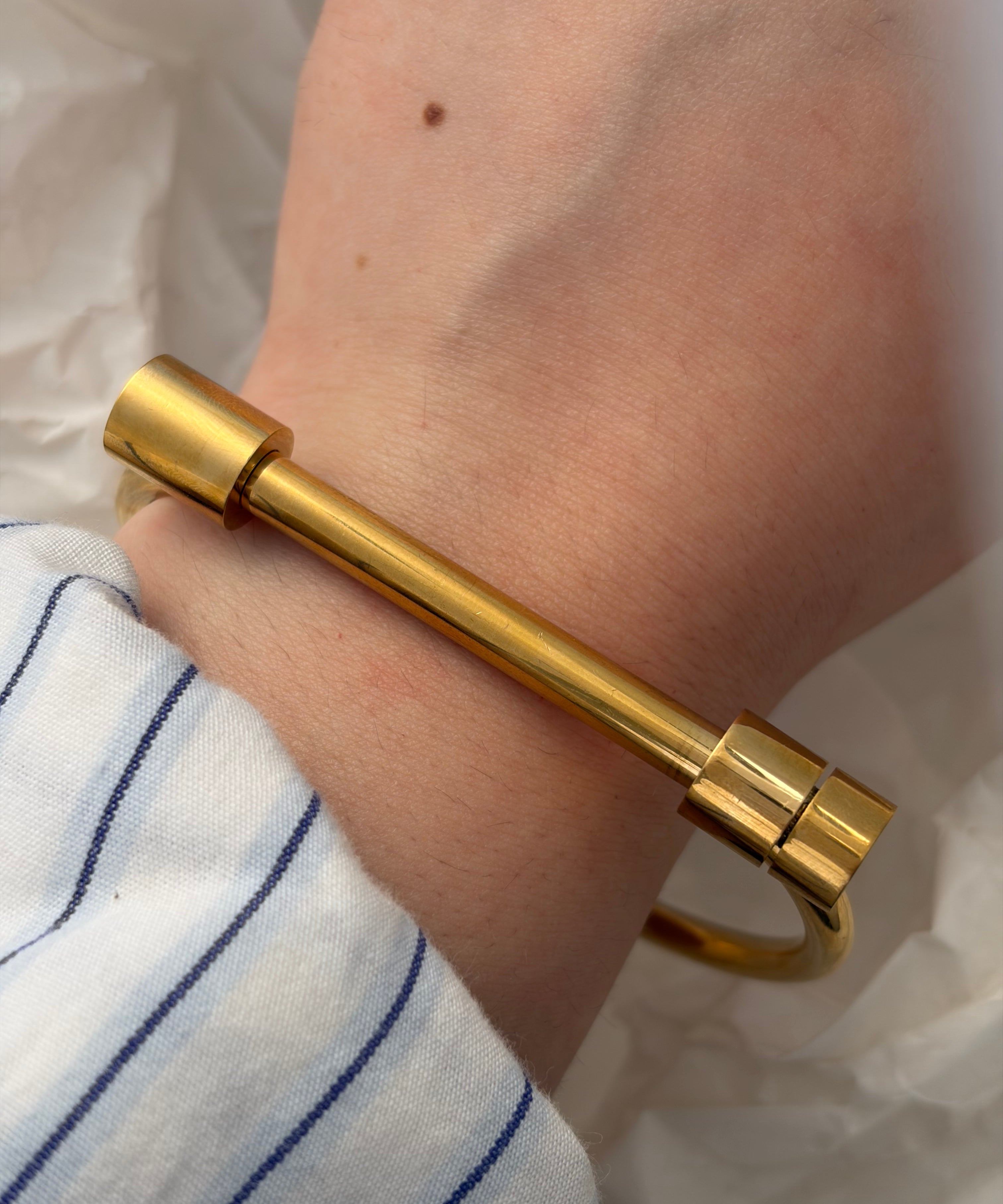 Screw bracelet