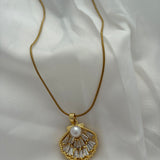 Shell pearl necklace