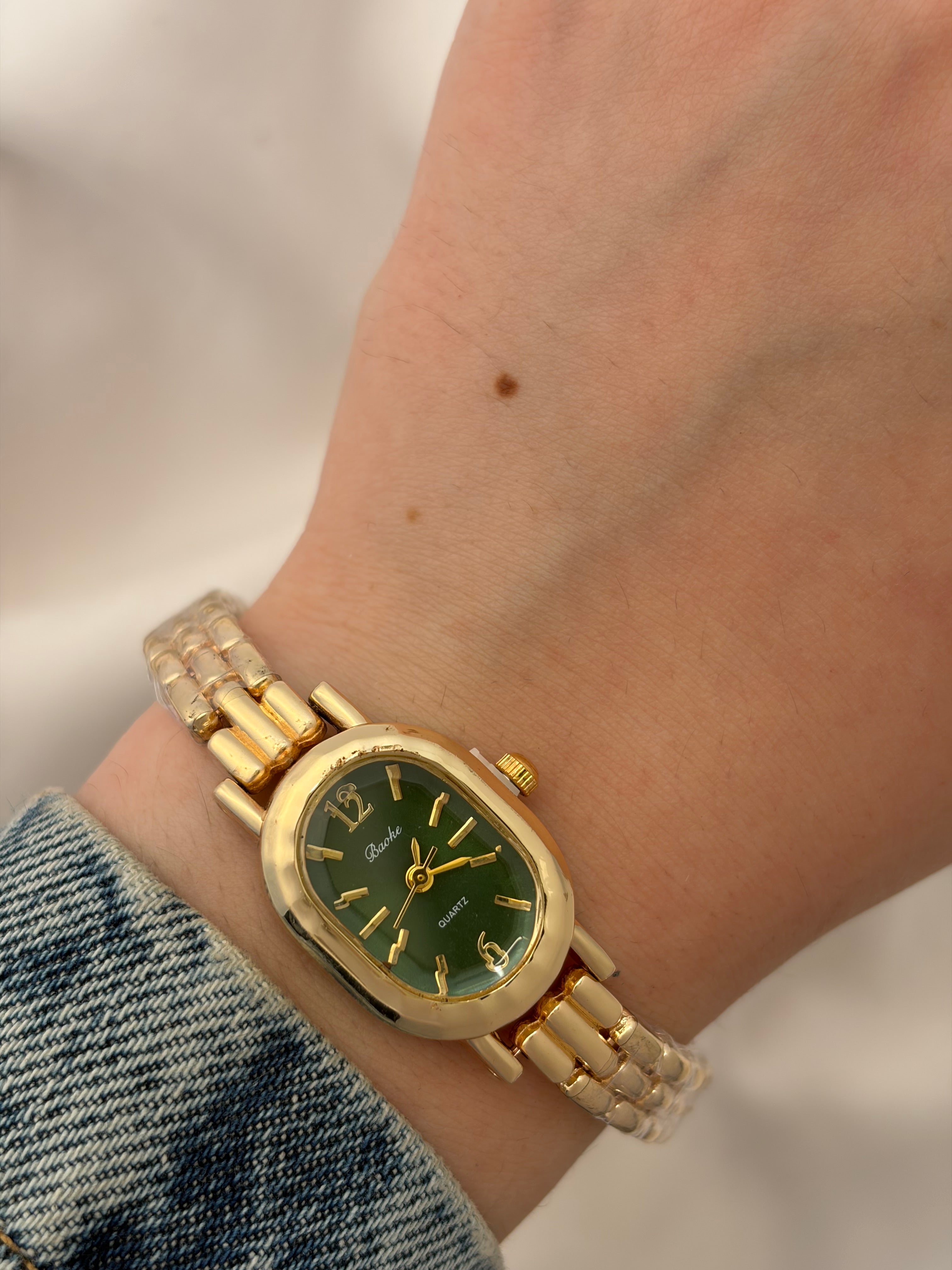 Seek watch