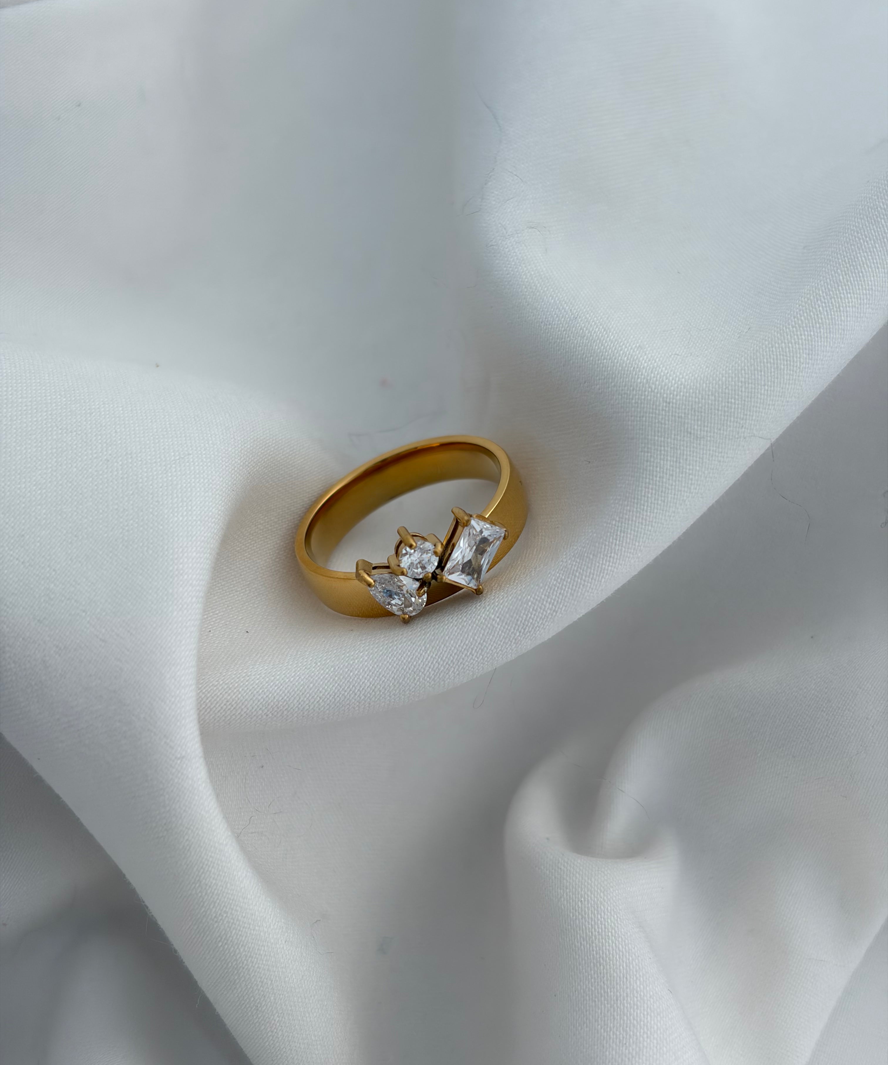 Eloise ring