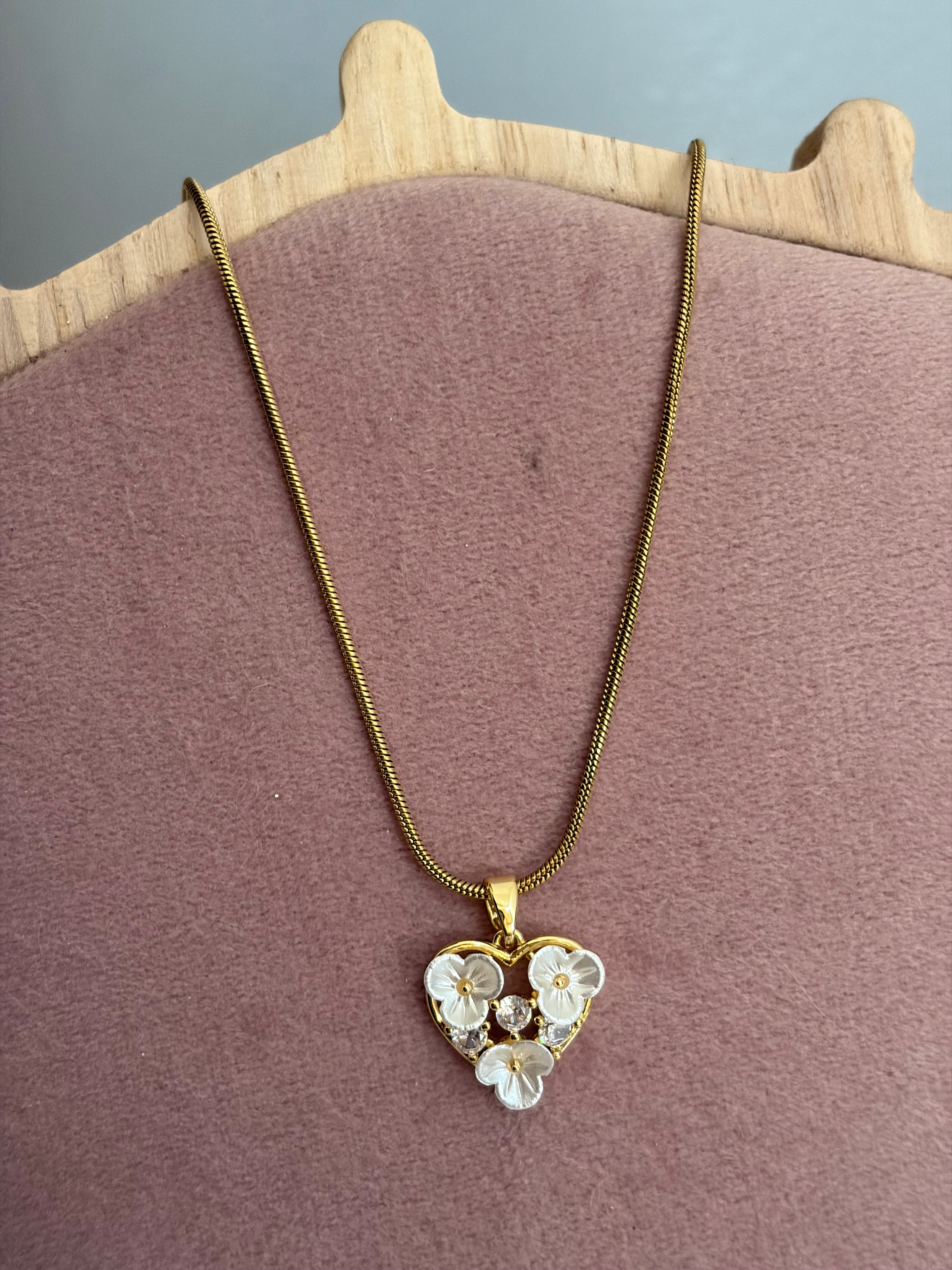 Petal necklace
