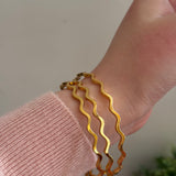 Wavy bangles