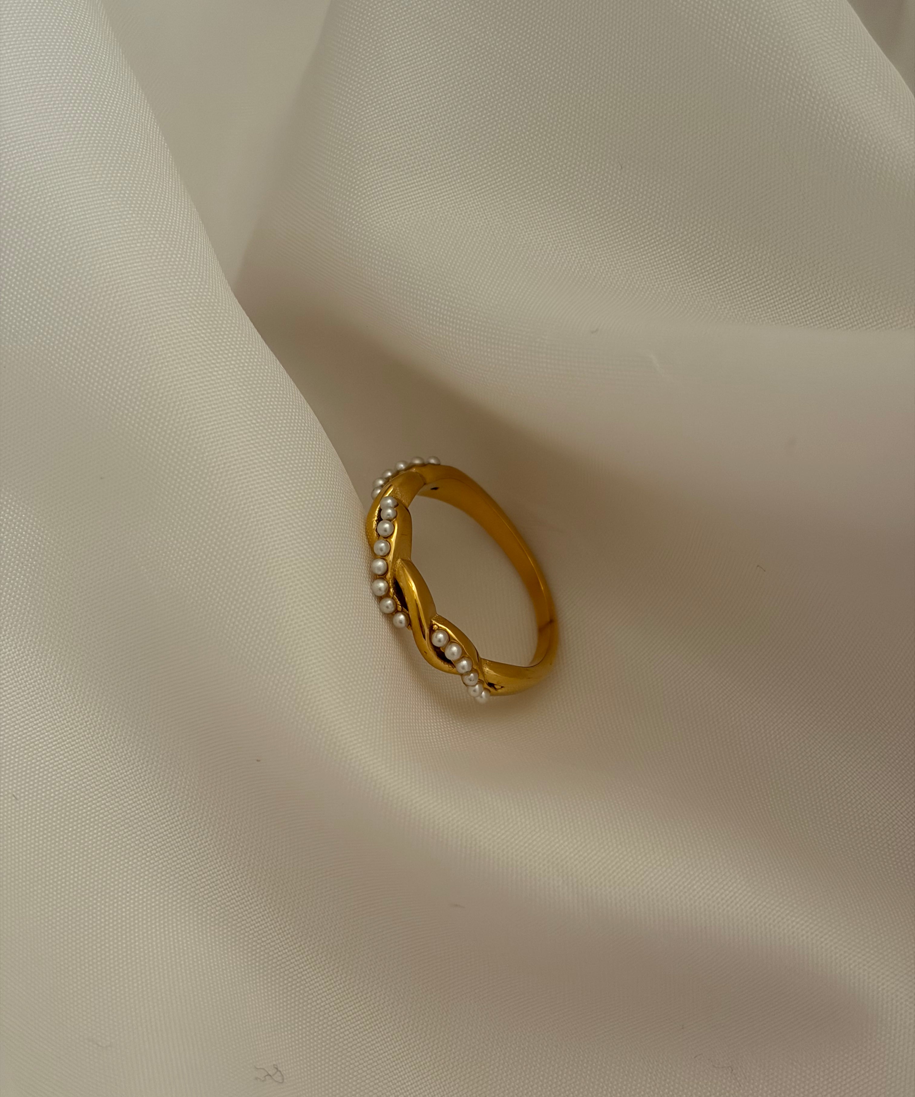 Darla ring