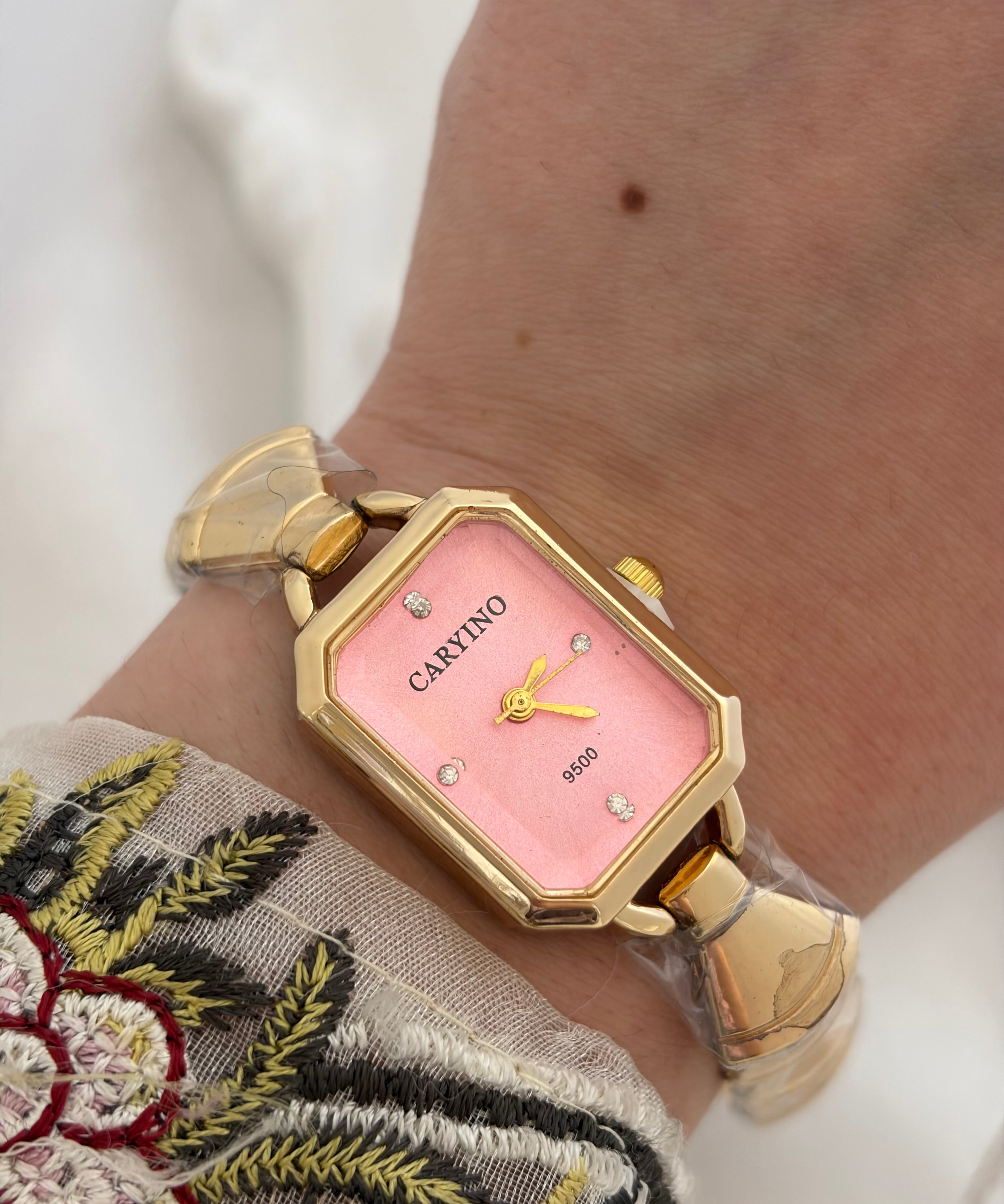 Scale watch