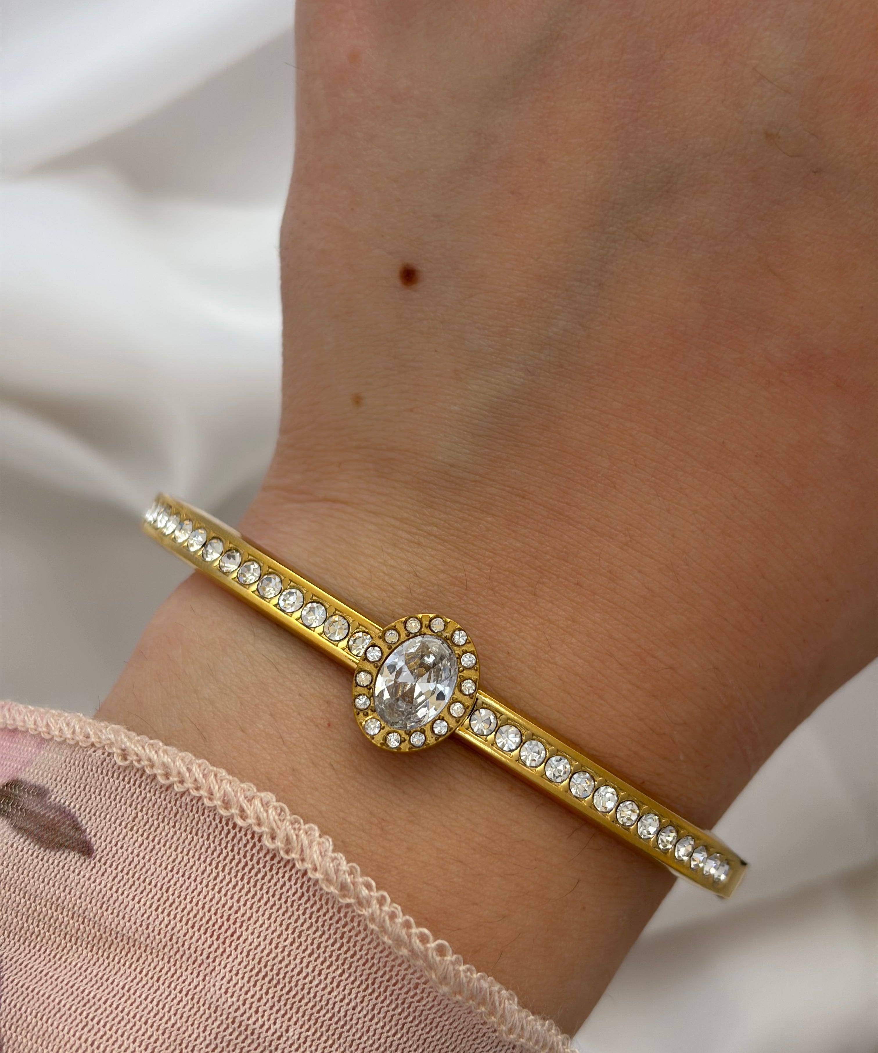 Oval bracelet