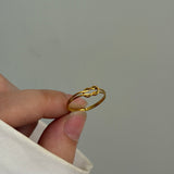 Double knot ring
