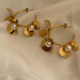 Pearl earring