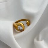 Astride ring