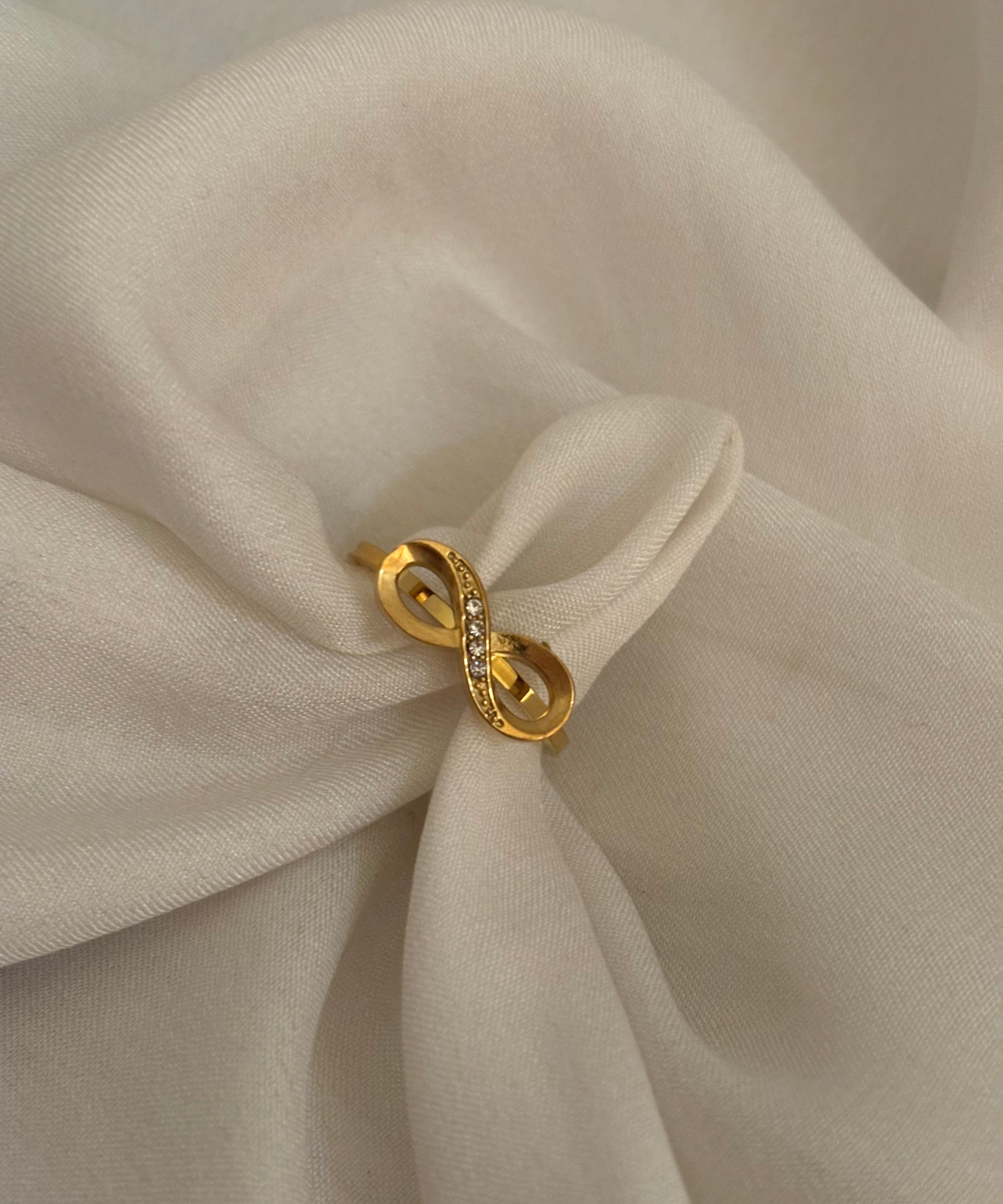 Infinity ring