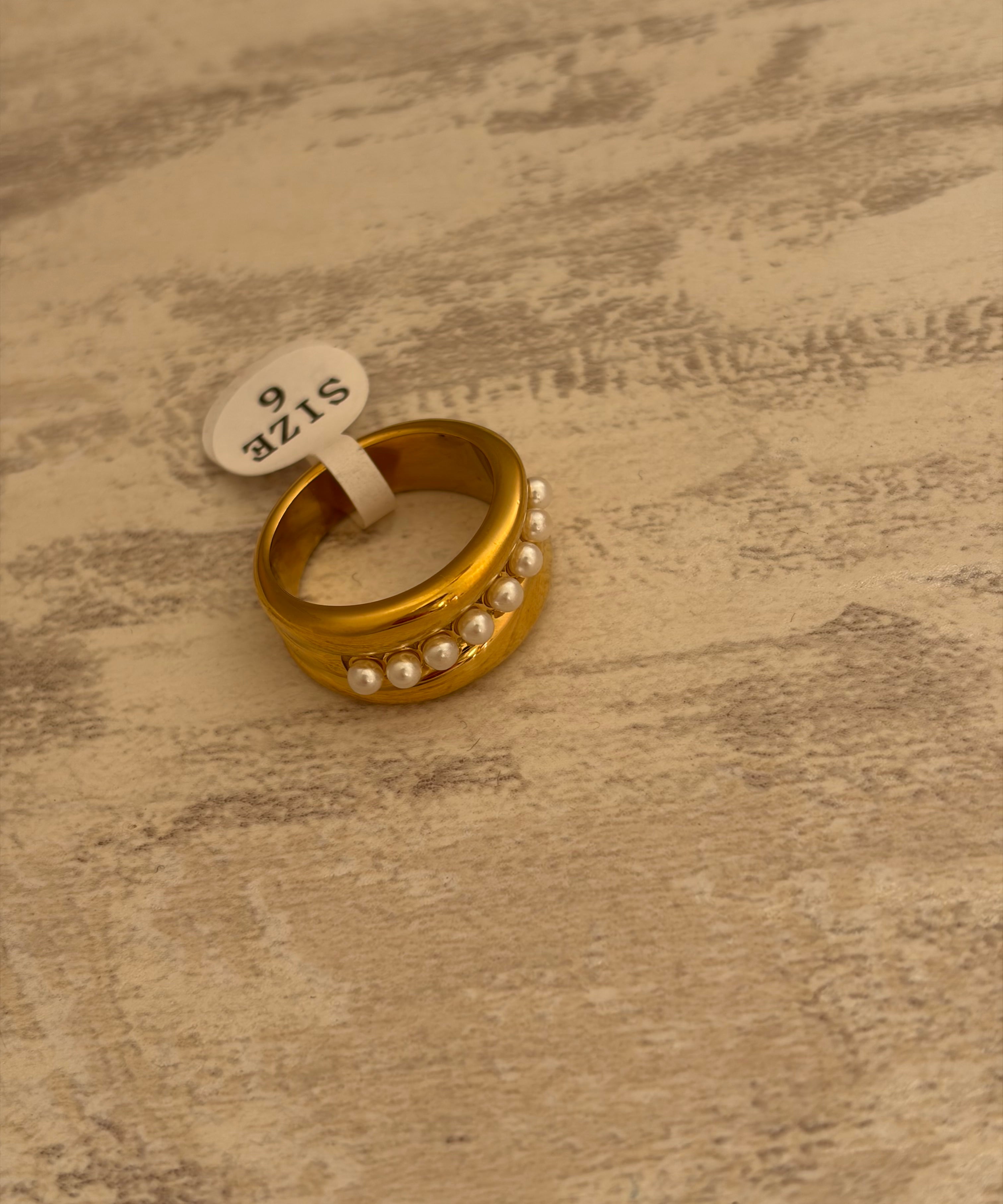 Diva ring