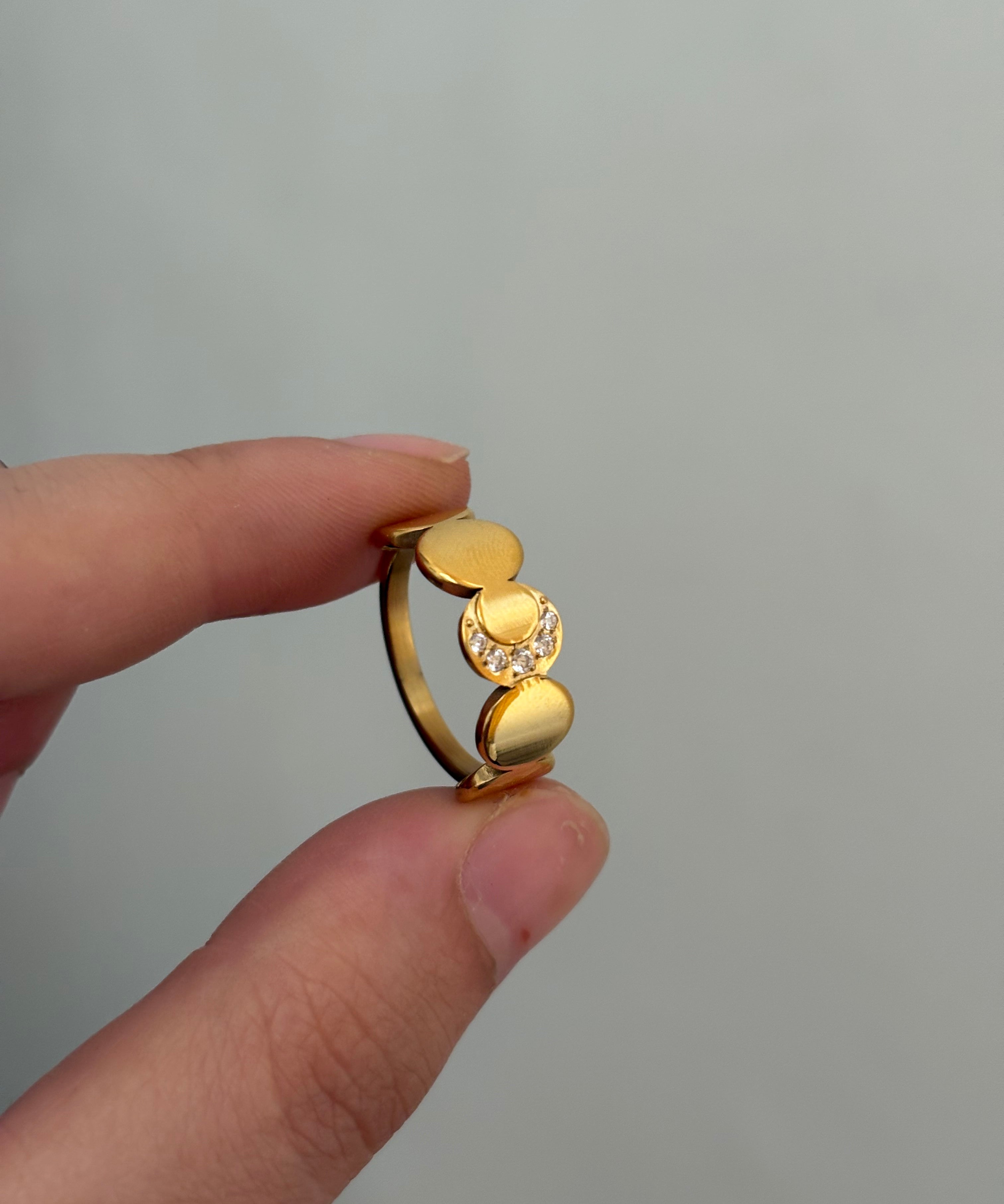 Crescent ring