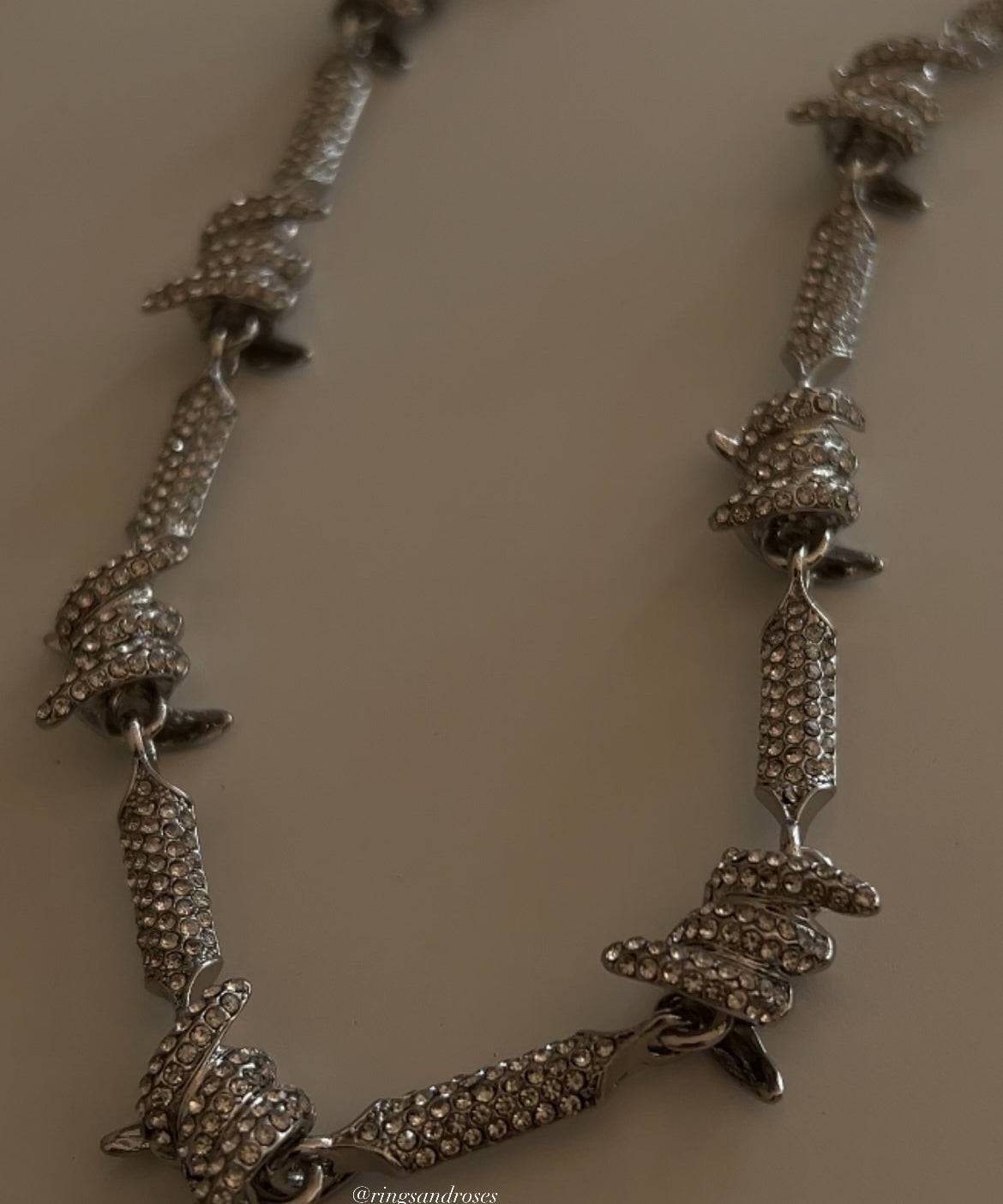 Knot ice chain
